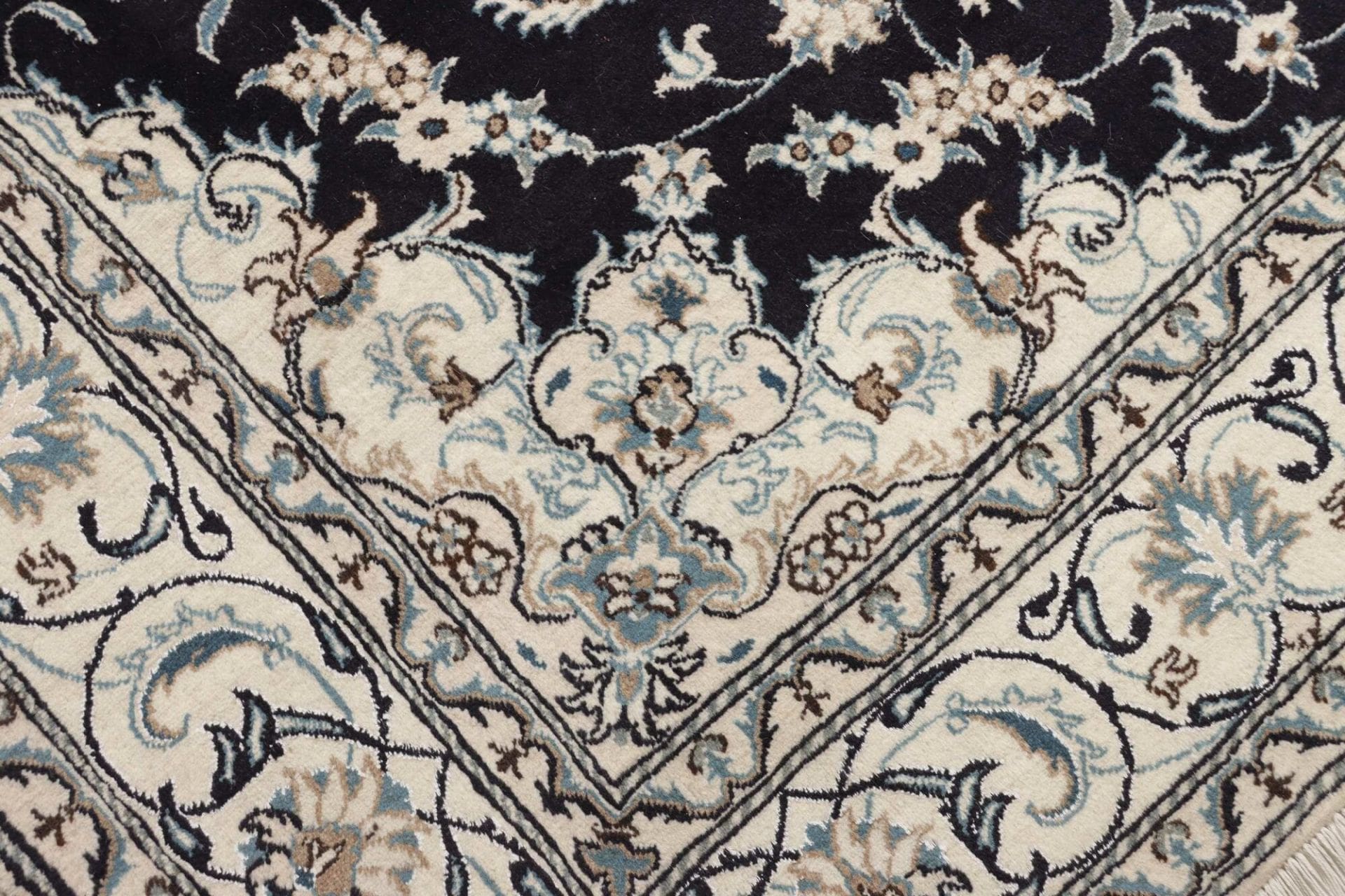 nain-teppich-199-x-302cm-florale-muster-handgeknupft-perserteppich-5 Handgeknüpfter Nain Perserteppich, 199 × 302 cm, Wolle