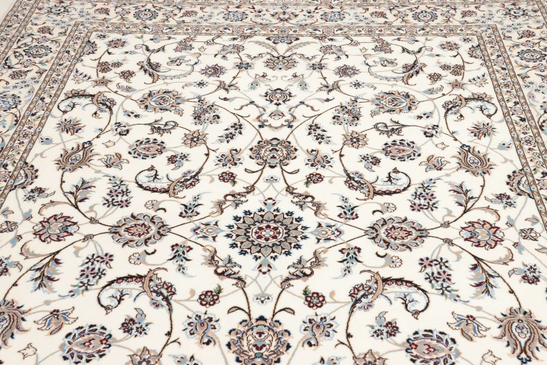 Nain Perserteppich 208 × 302 cm aus Wolle, handgeknüpft