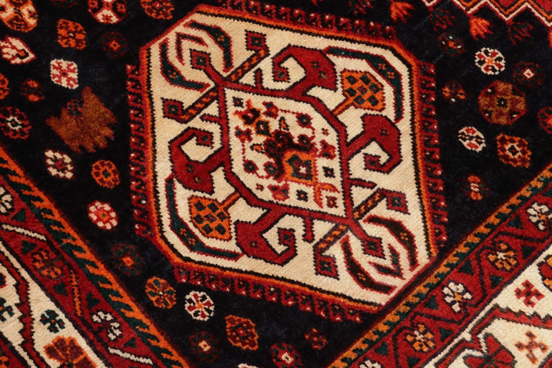 Handgeknüpfter Shiraz Perserteppich 178 × 290 cm