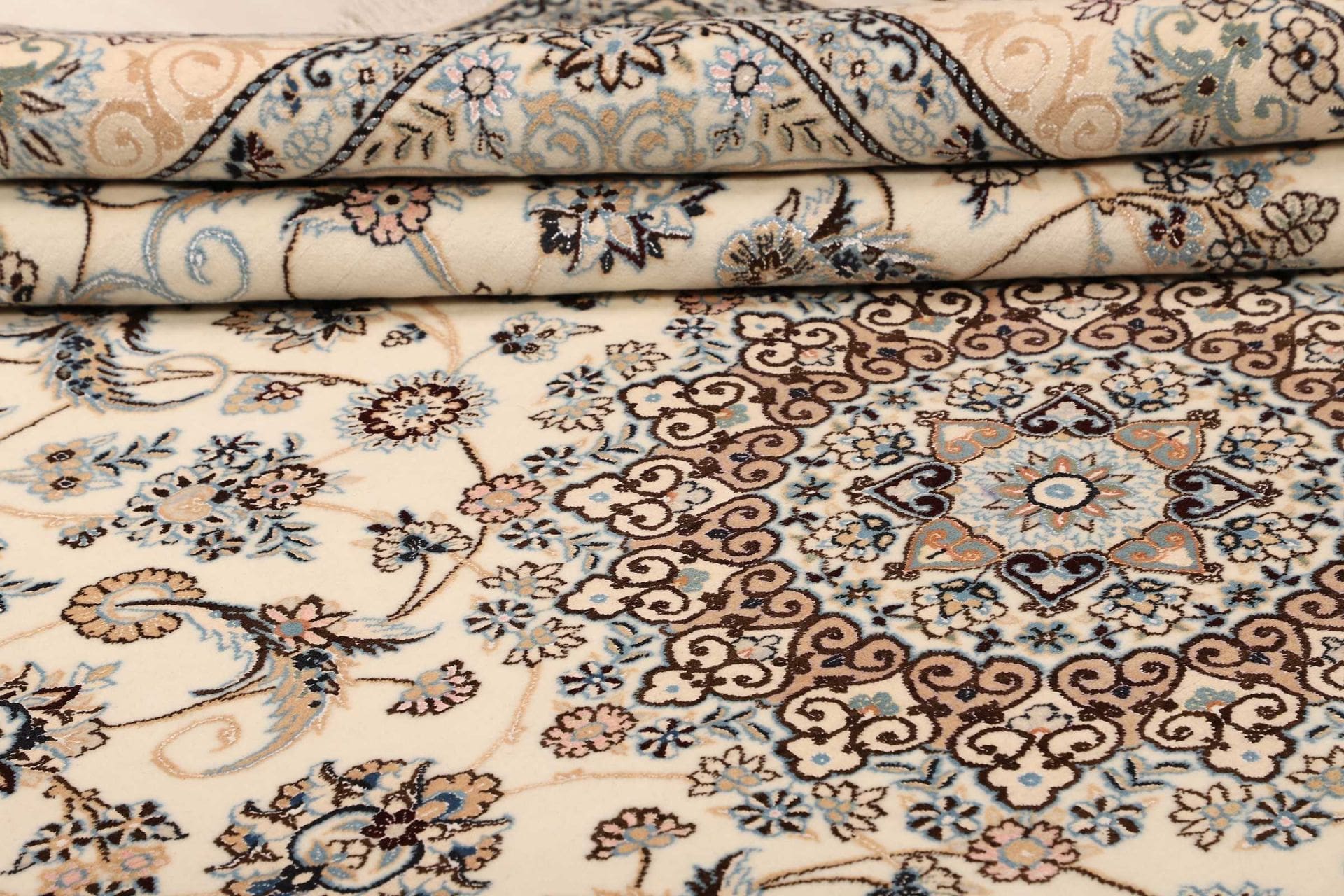 Nain Perserteppich aus Iran, 205 × 306 cm