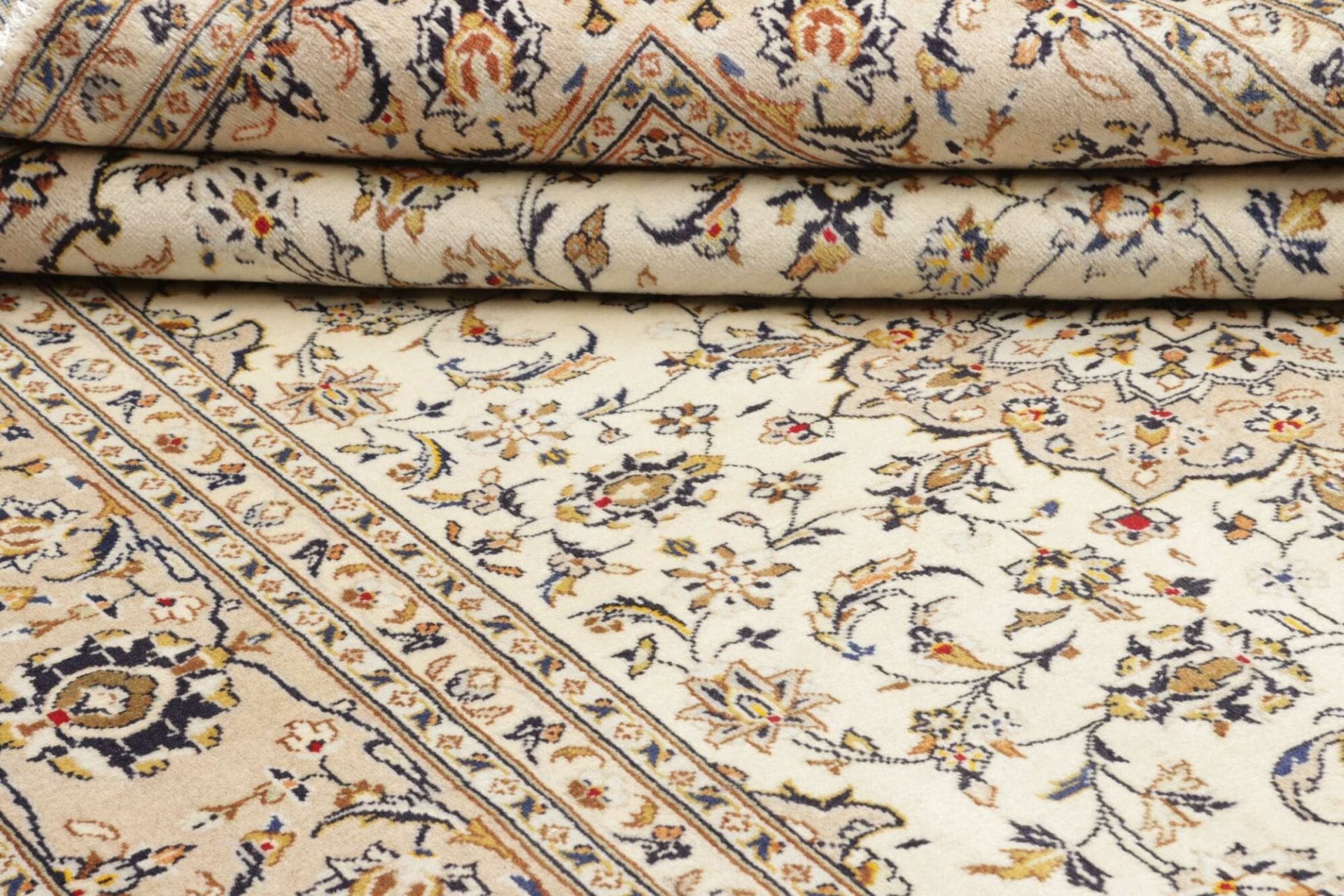 Kashan Perserteppich 198 × 290 cm aus Wolle, handgeknüpft