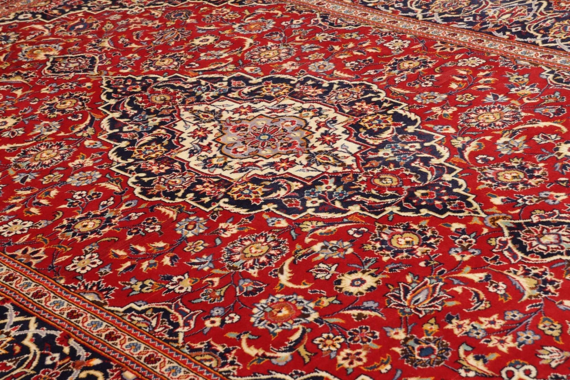 kashan-teppich-205-x-310cm-handgeknupft-perserteppich-wolle-7 Handgeknüpfter Kashan Perserteppich, 205 × 310 cm, Wolle