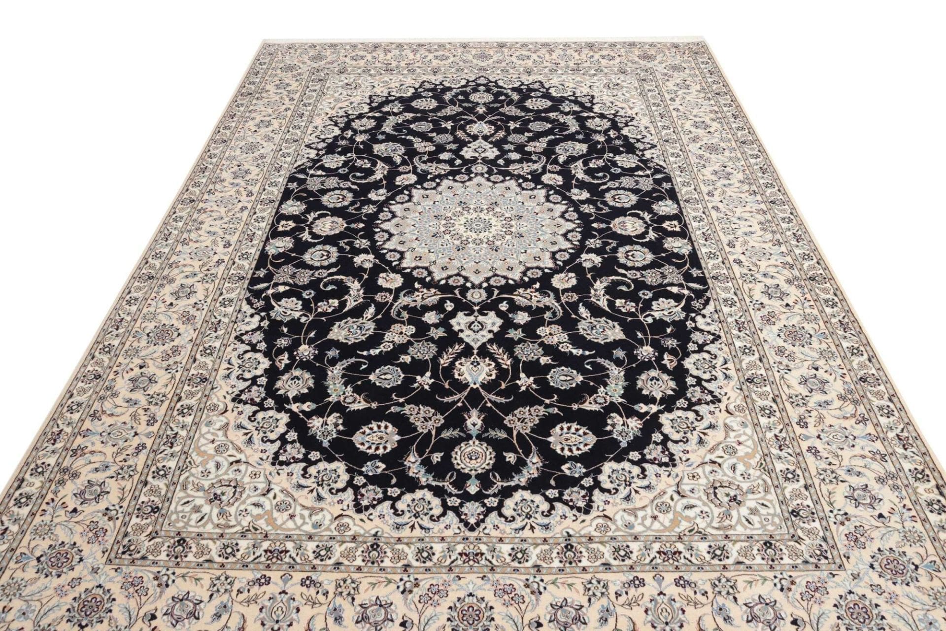 Handgeknüpfter Nain Perserteppich 214 × 317 cm