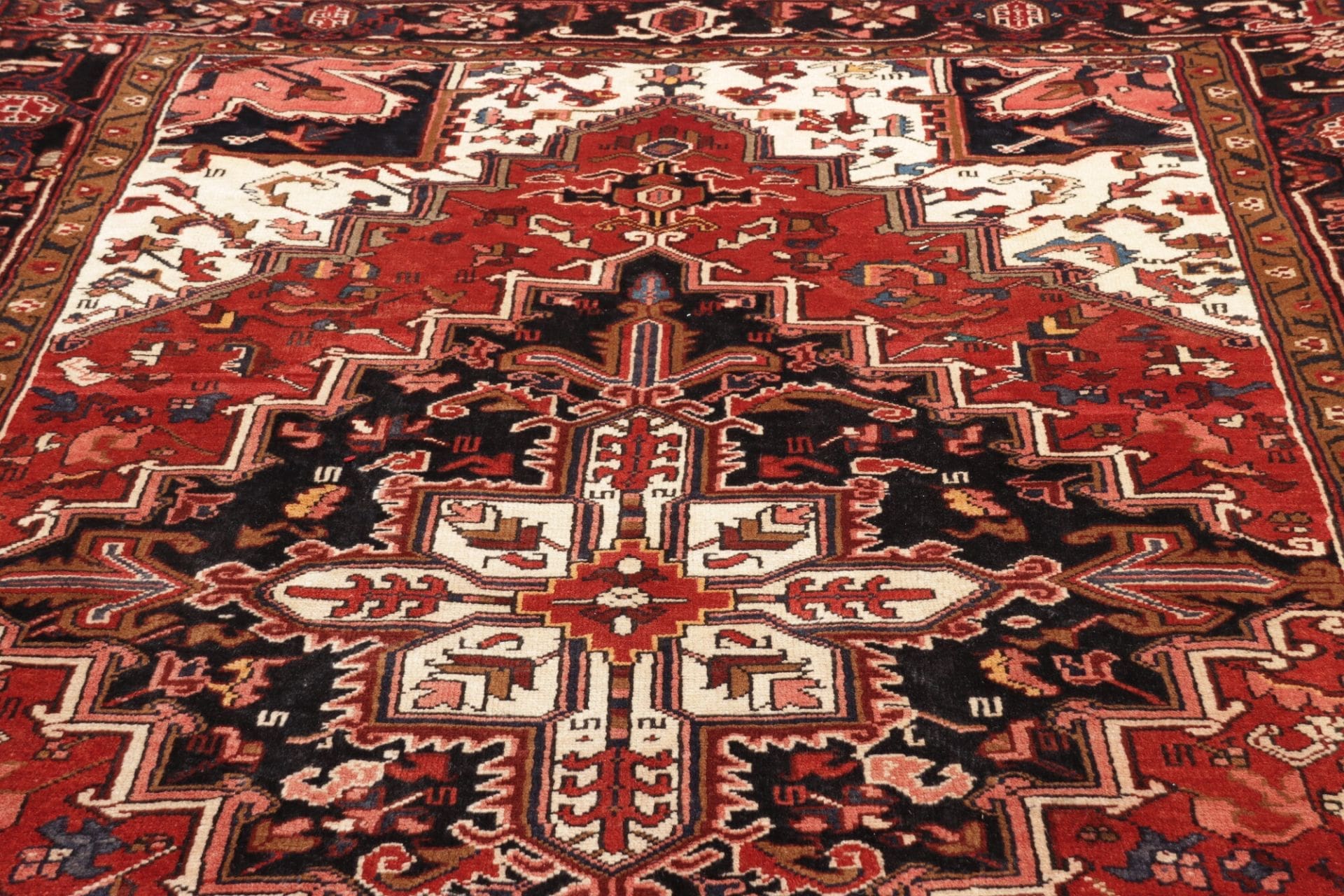 Heriz Perserteppich 215 × 305 cm aus Wolle, handgeknüpft