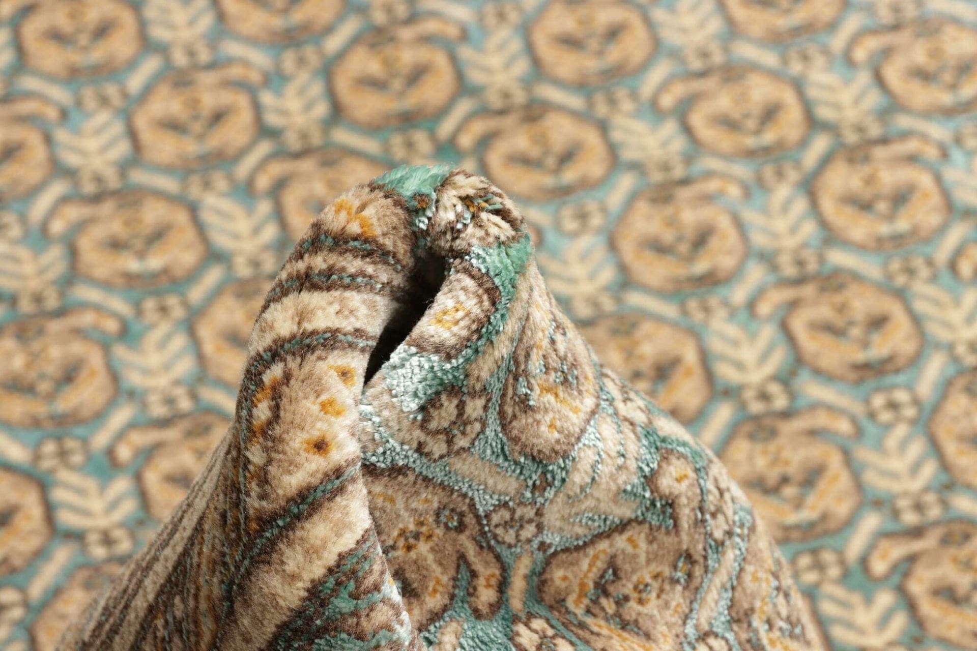 Ghom Perserteppich aus Iran, 213 × 306 cm