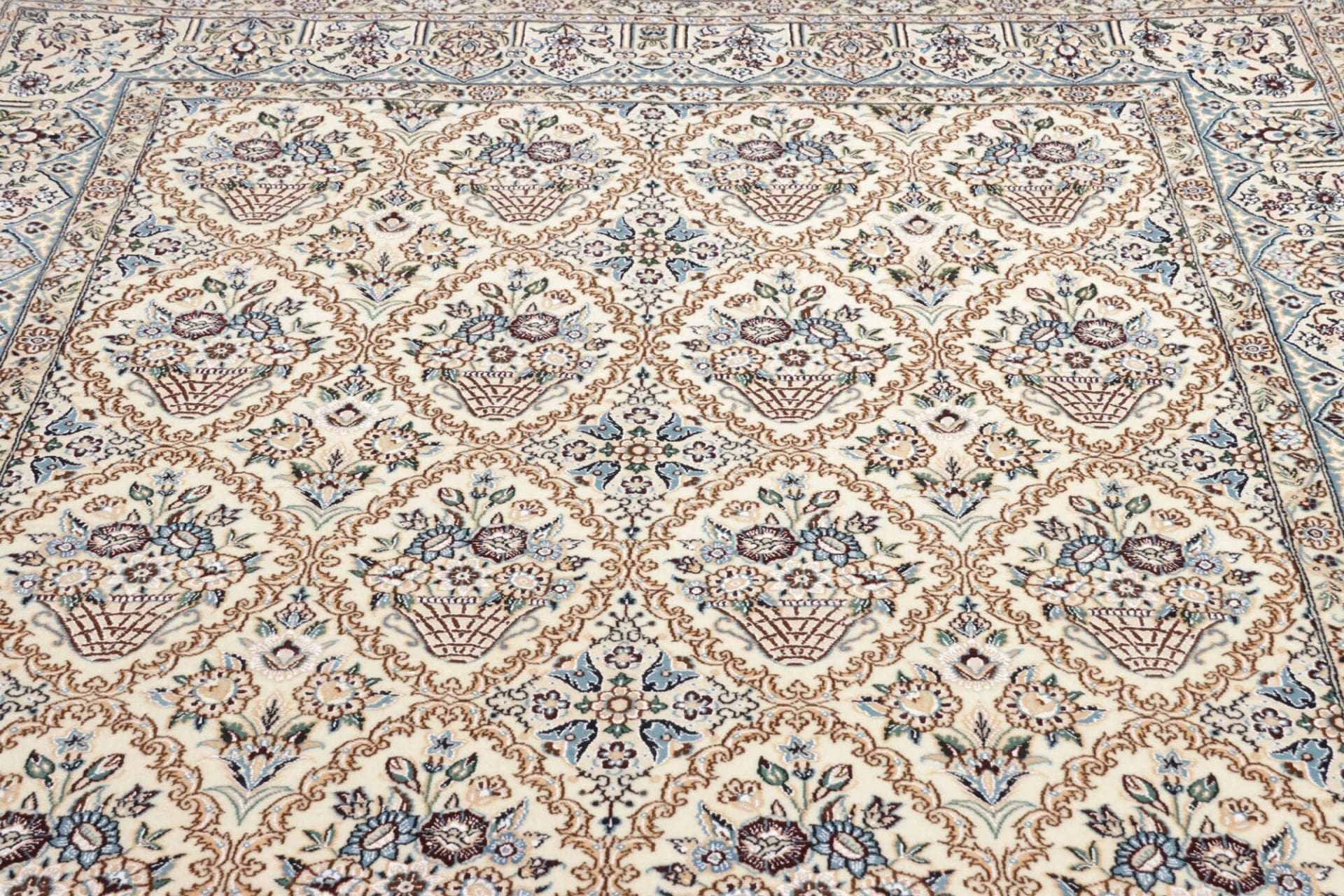 Nain Perserteppich 207 × 302 cm aus Wolle, handgeknüpft