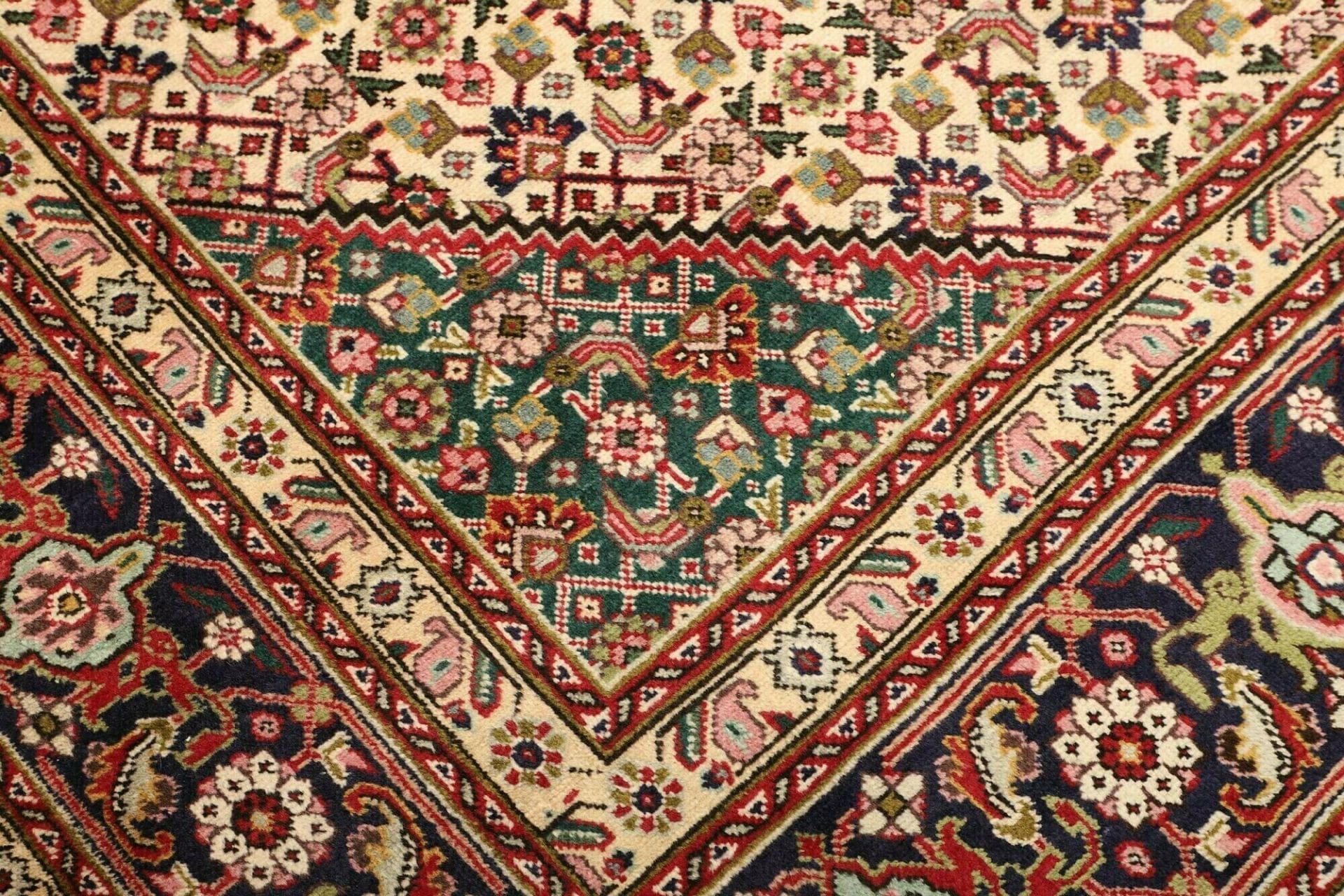 Täbriz Perserteppich aus Iran, 203 × 303 cm