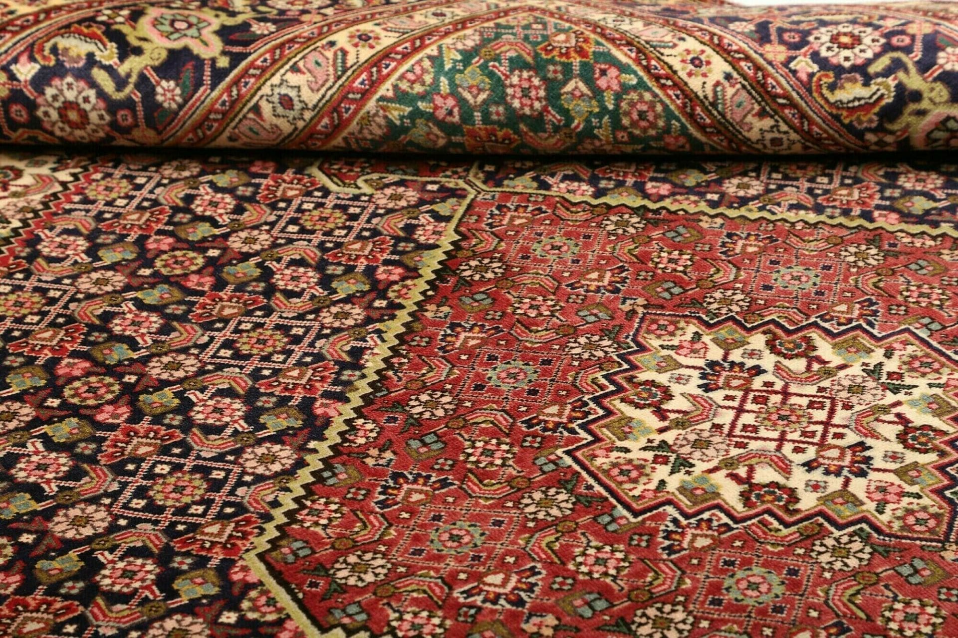 Täbriz Perserteppich aus Iran, 203 × 303 cm