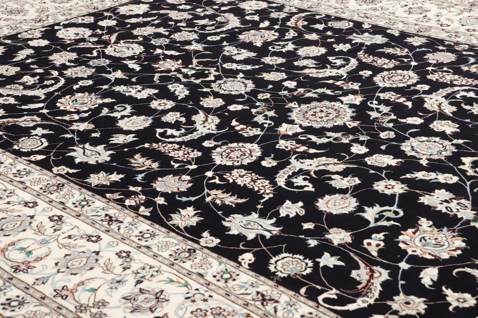 Nain Perserteppich 206 × 306 cm aus Wolle, handgeknüpft
