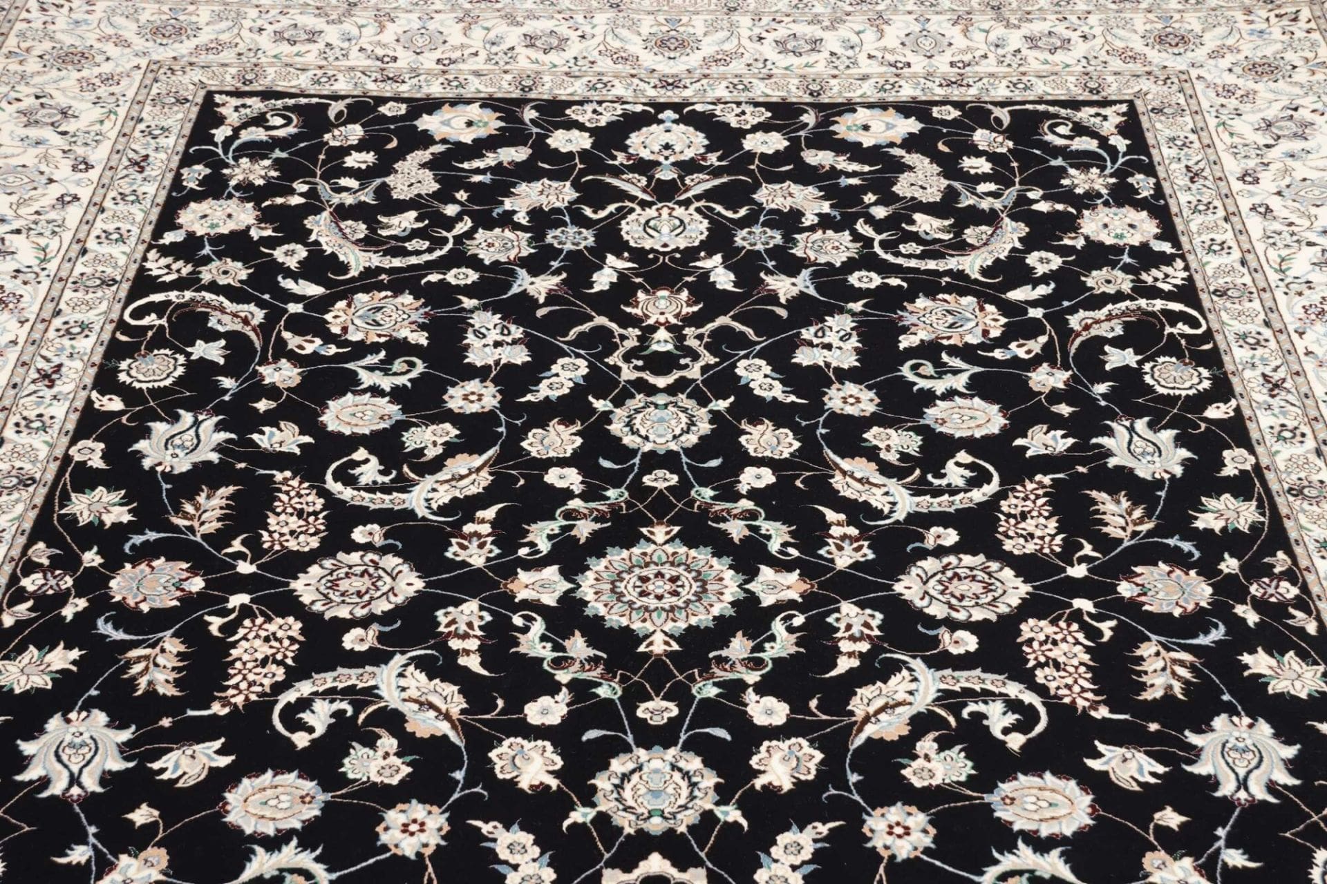 Nain Perserteppich 206 × 306 cm aus Wolle, handgeknüpft