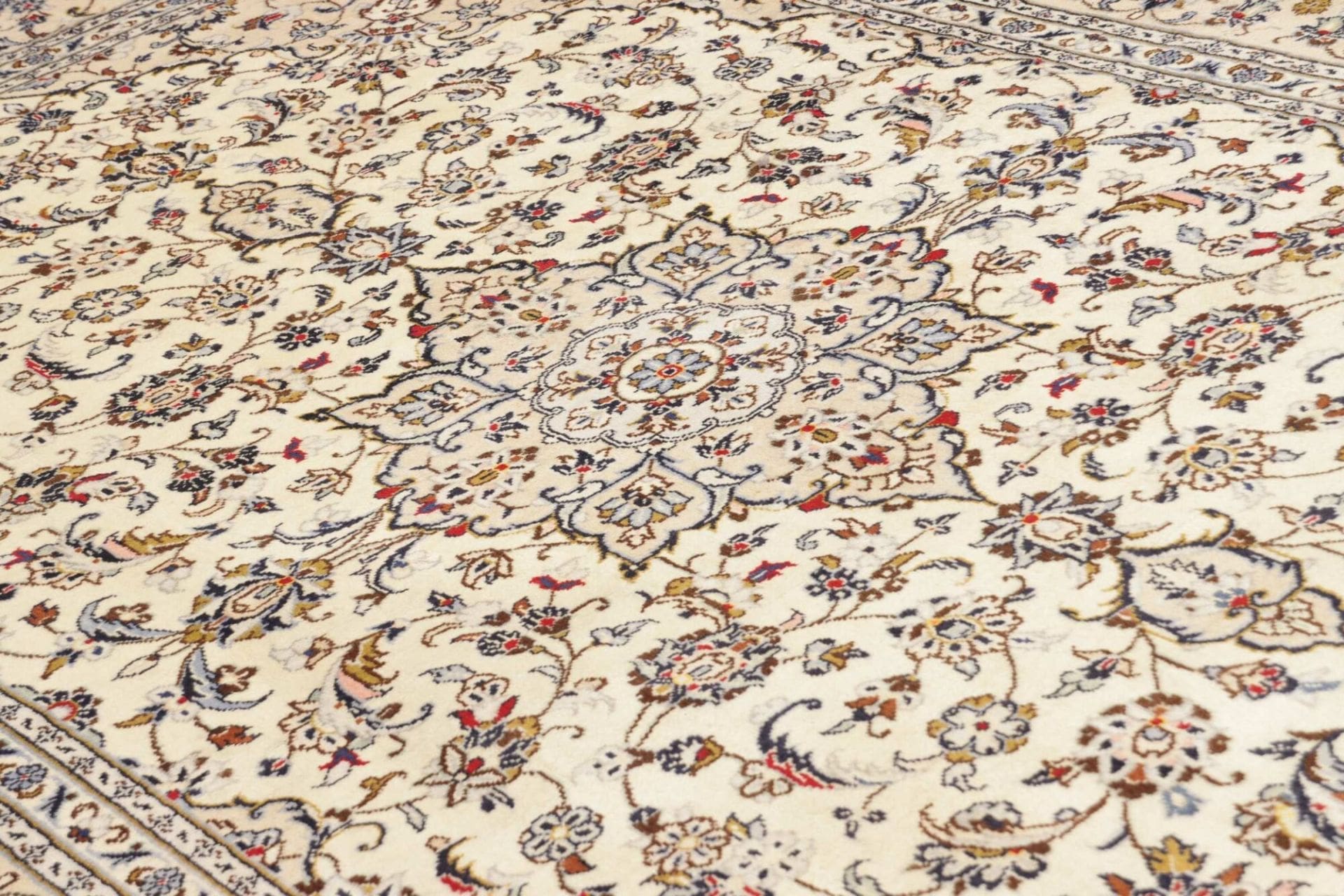 Handgeknüpfter Kashan Perserteppich 197 × 300 cm