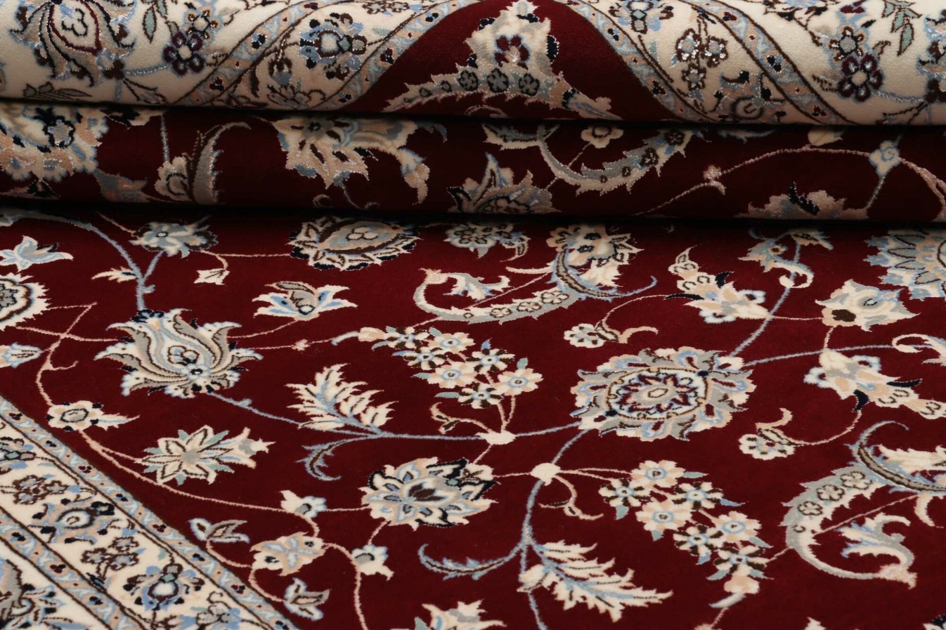 Nain Perserteppich aus Iran, 213 × 302 cm