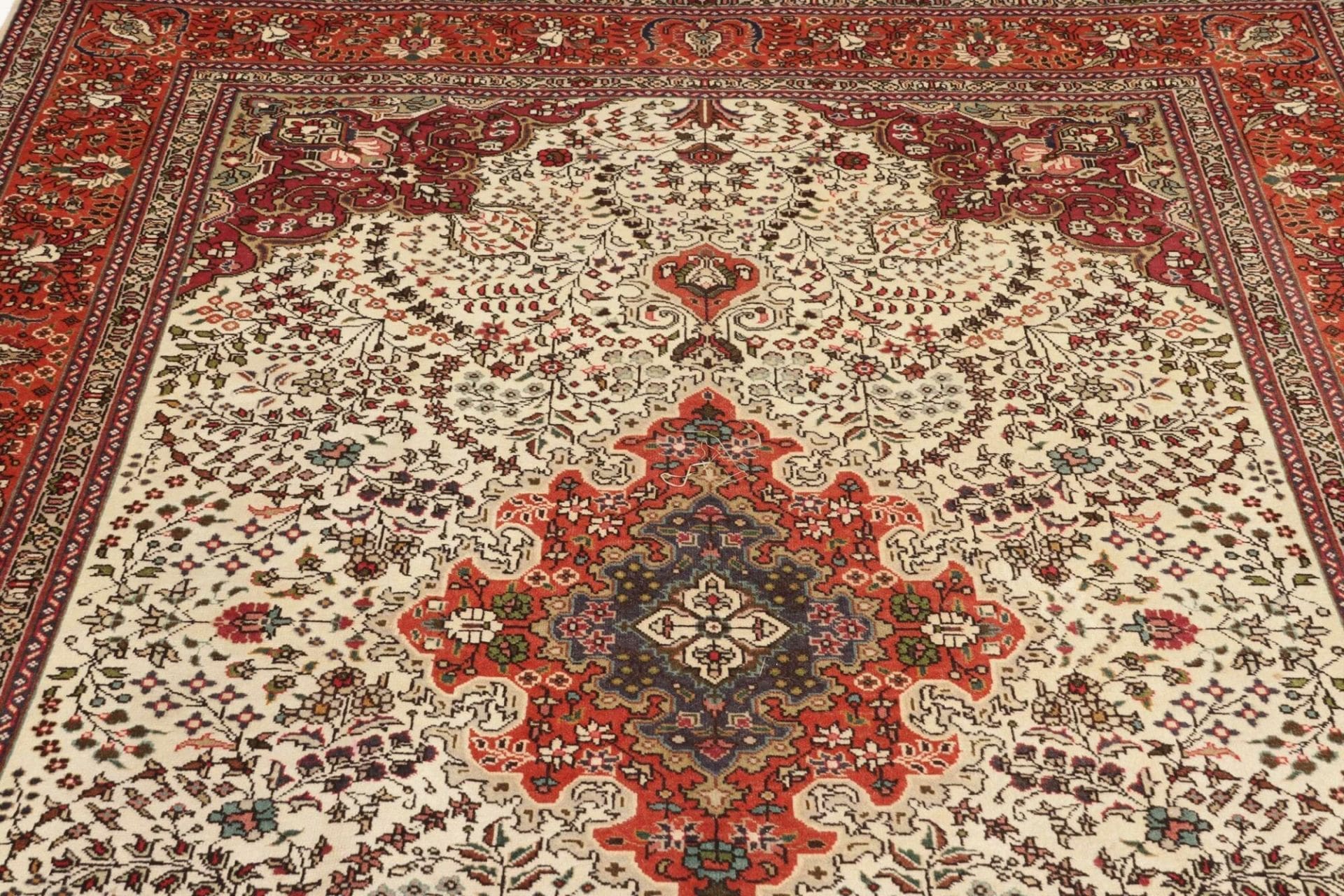 Täbriz Perserteppich 206 × 292 cm aus Wolle, handgeknüpft