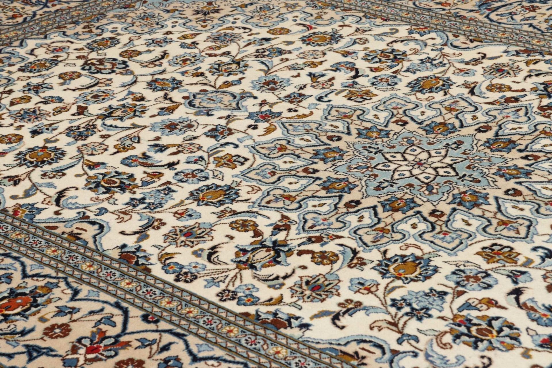Kashan Perserteppich aus Iran, 200 × 308 cm