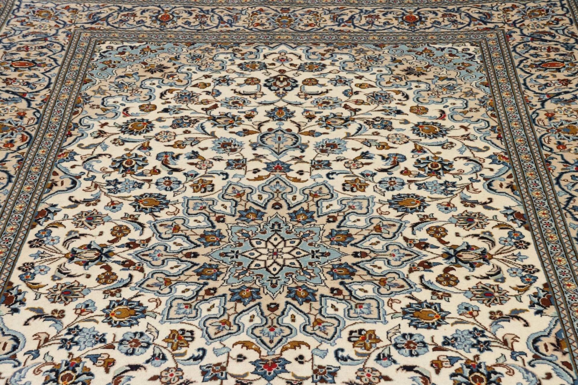 Kashan Perserteppich aus Iran, 200 × 308 cm