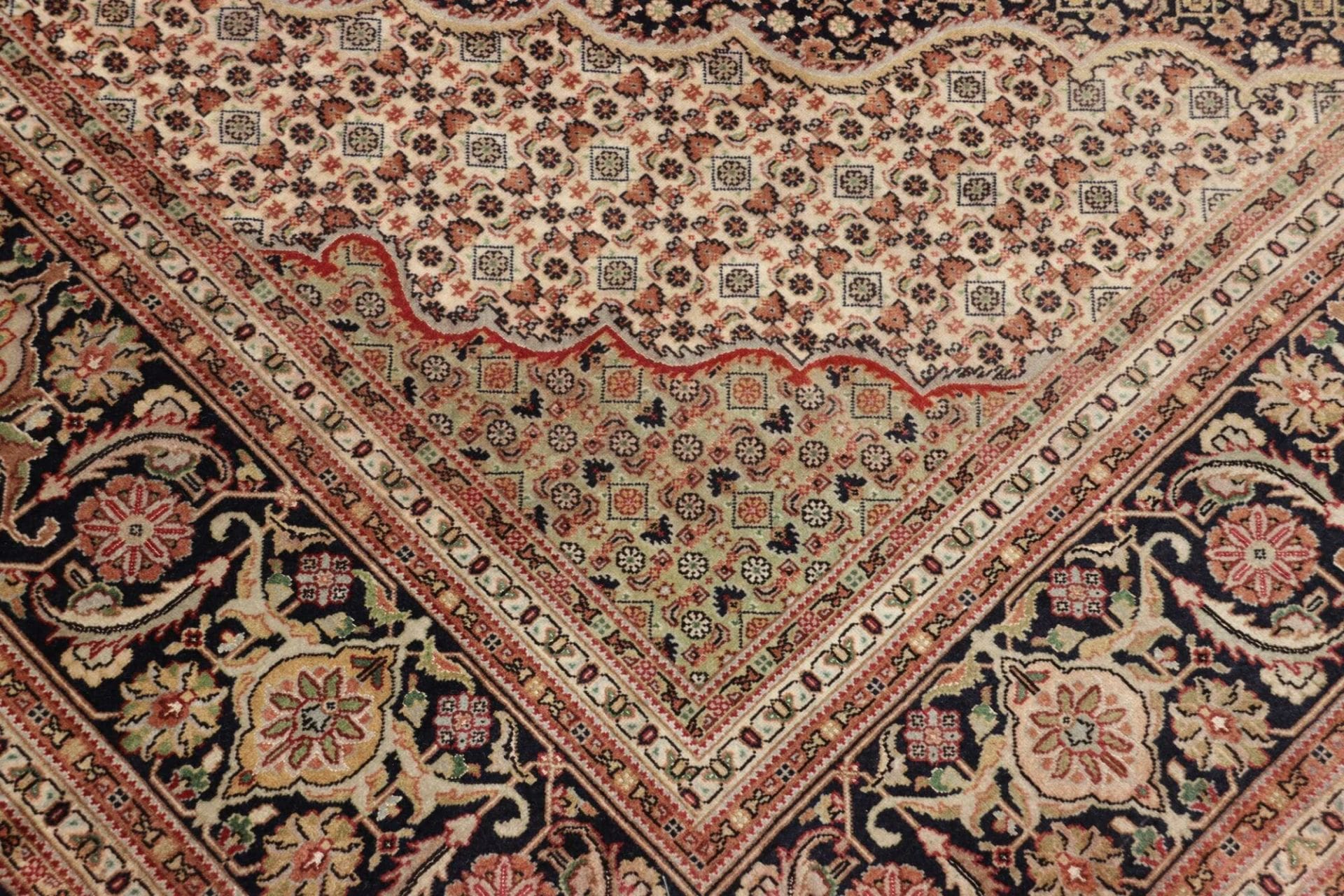 Handgeknüpfter Täbriz Perserteppich 206 × 300 cm