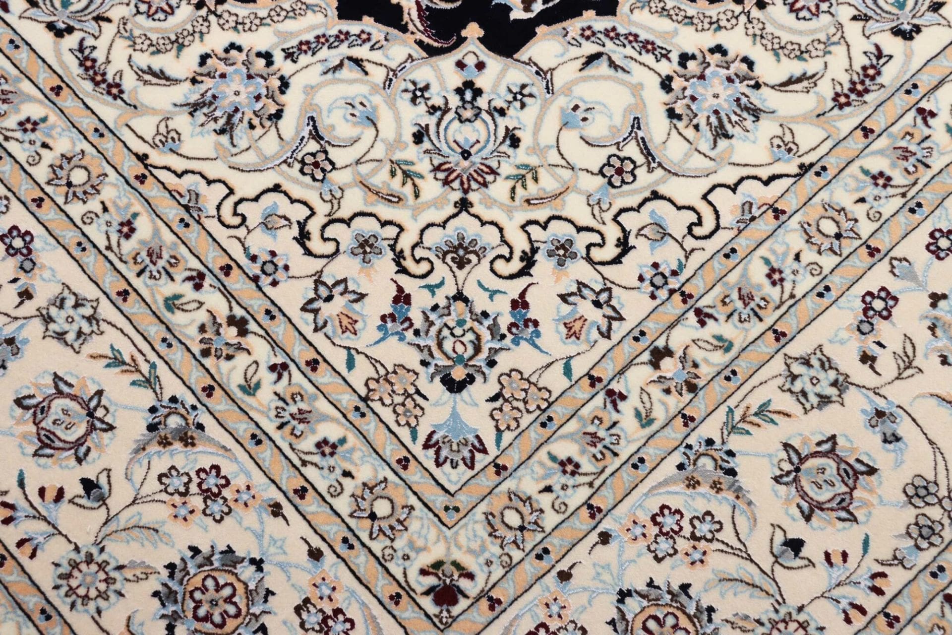 Nain Perserteppich 215 × 314 cm aus Wolle, handgeknüpft