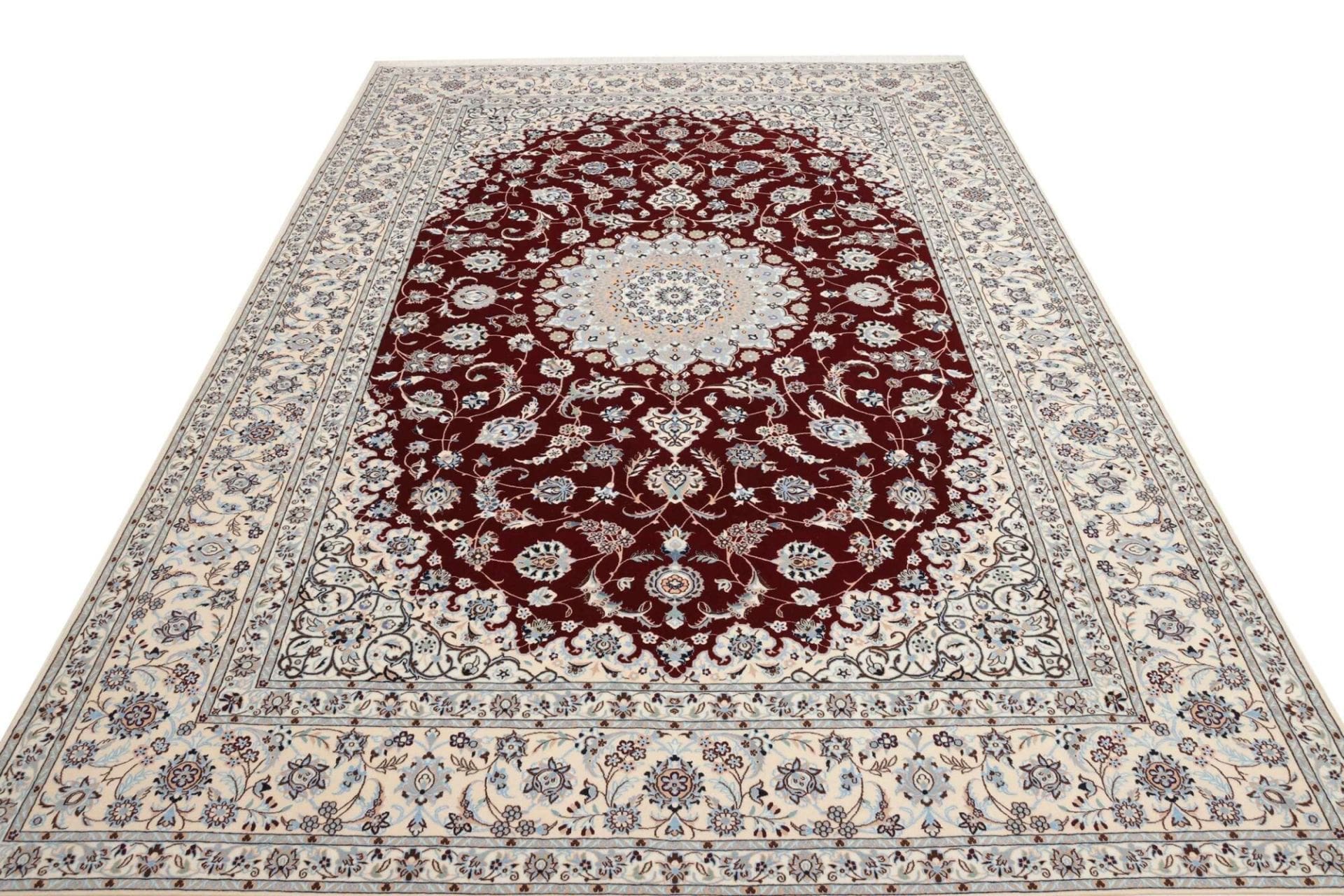 Handgeknüpfter Nain Perserteppich 211 × 312 cm
