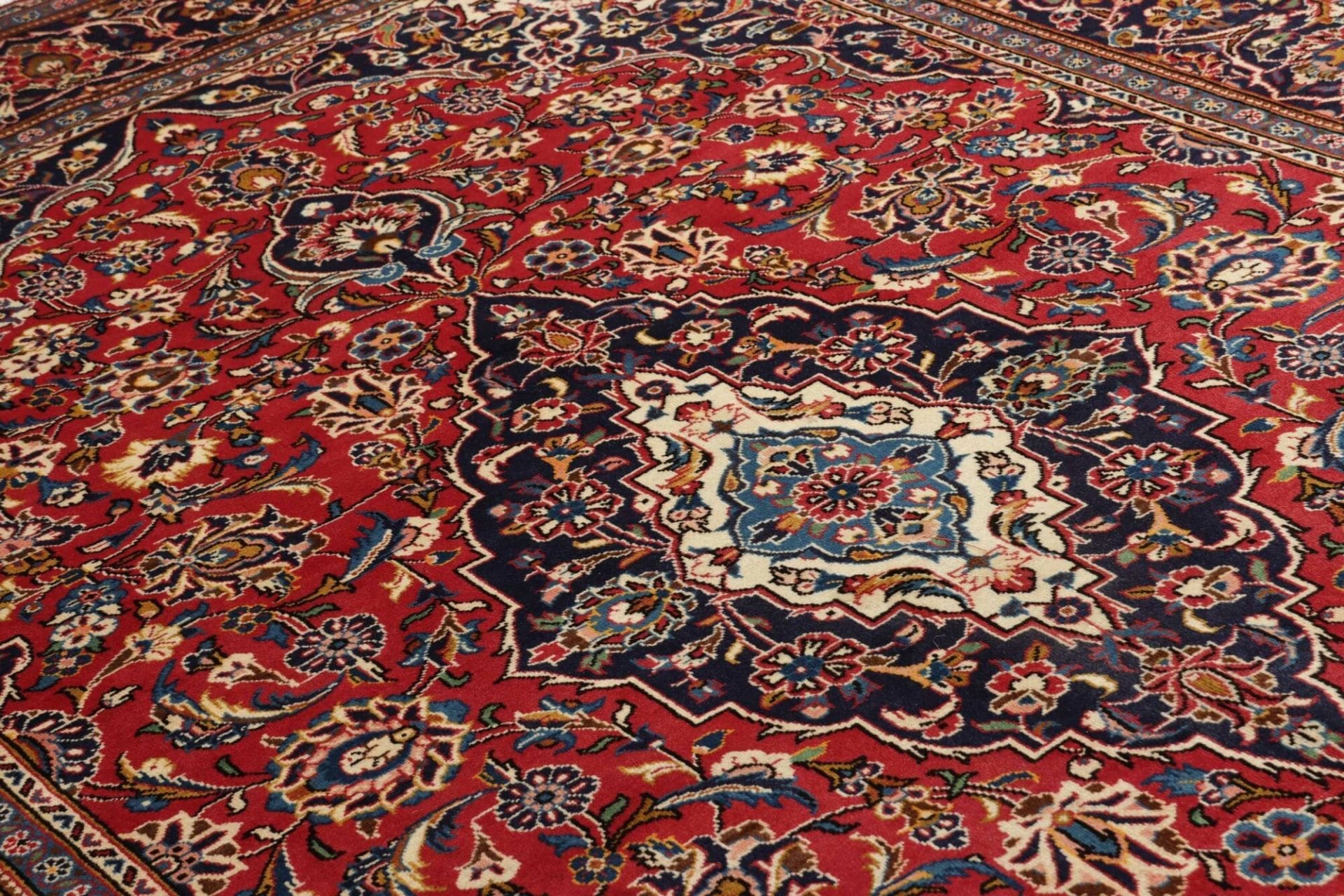 Handgeknüpfter Kashan Perserteppich 199 × 313 cm