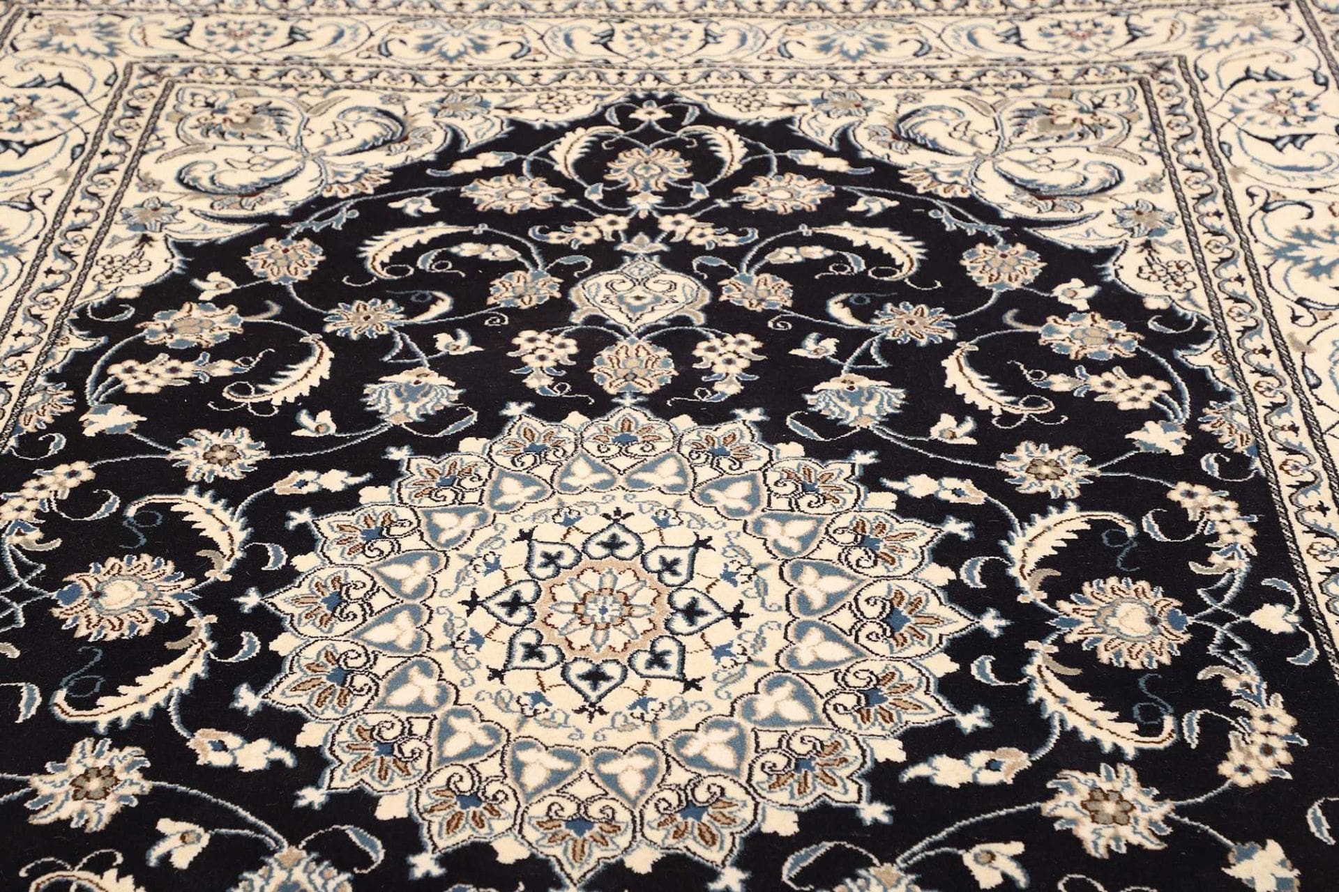 Handgeknüpfter Nain Perserteppich, 193 × 290 cm, Wolle