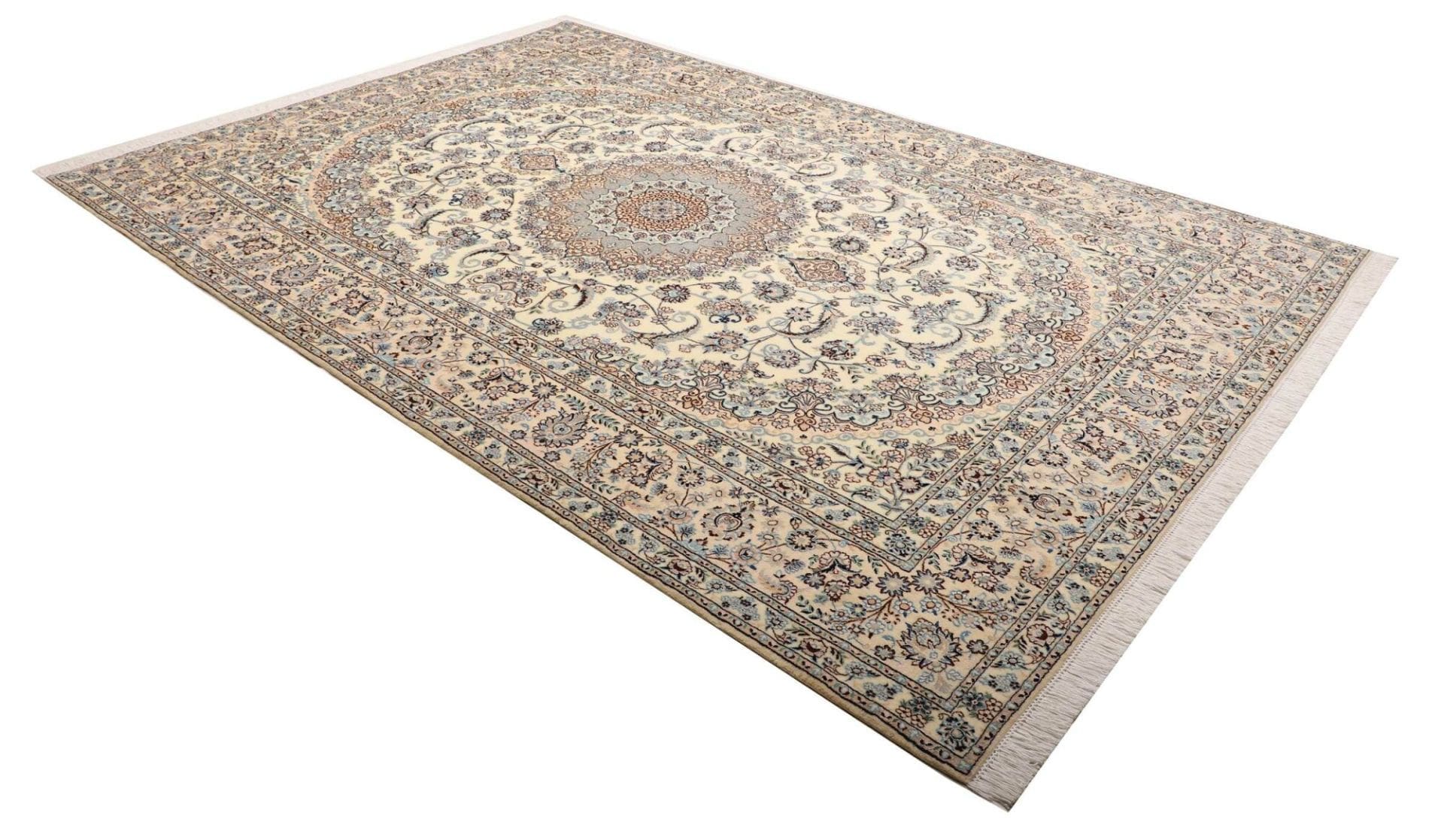 Handgeknüpfter Nain Perserteppich 211 × 317 cm