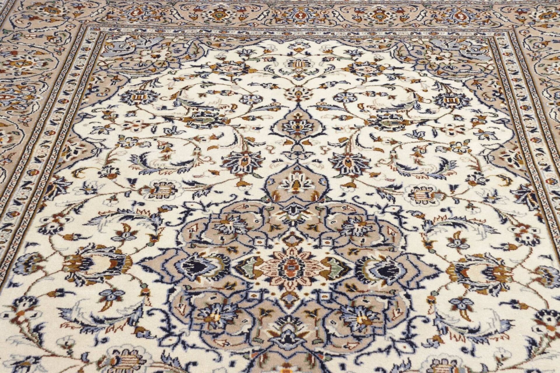 Kashan Perserteppich 206 × 320 cm aus Wolle, handgeknüpft