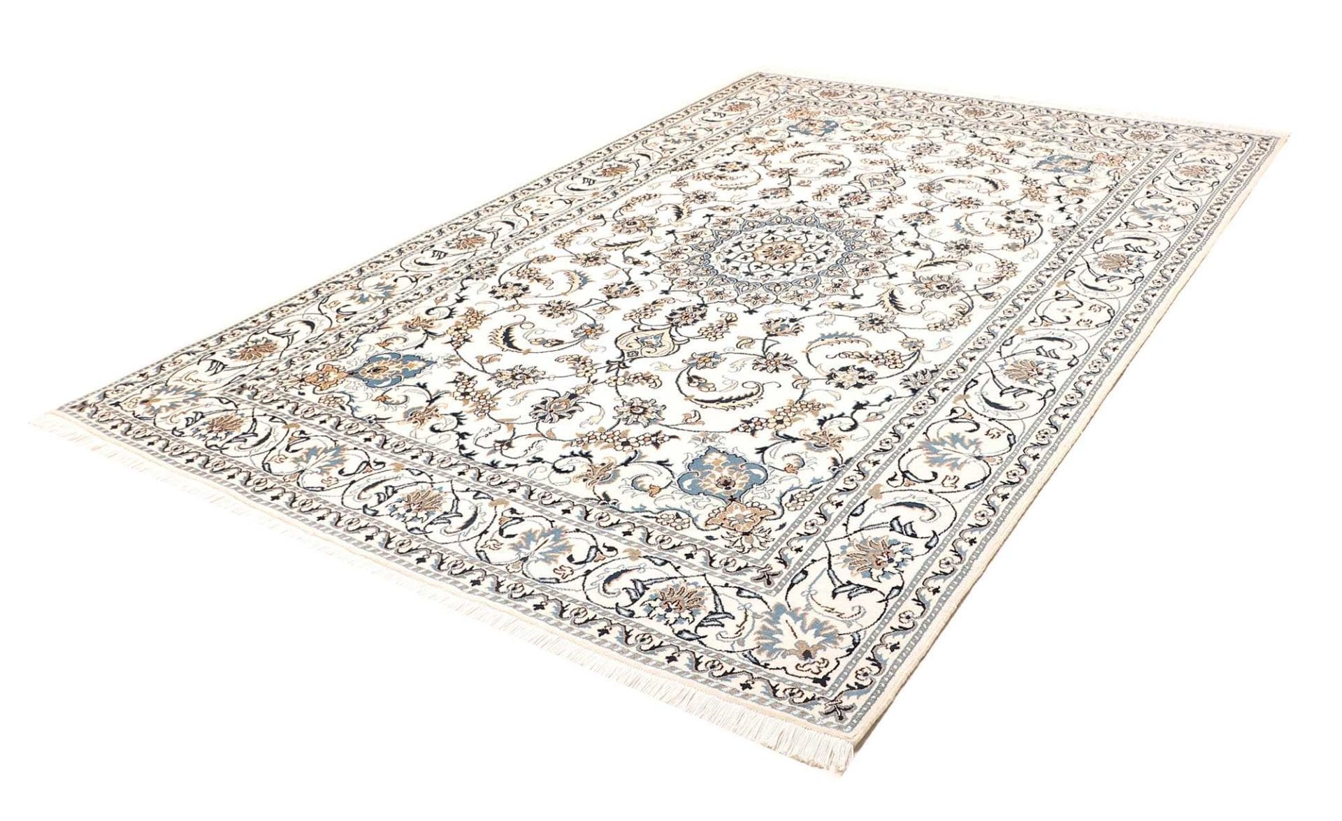 Handgeknüpfter Nain Perserteppich 201 × 290 cm