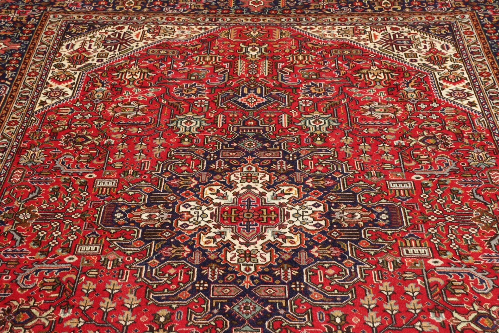Handgeknüpfter Täbriz Perserteppich 208 × 300 cm