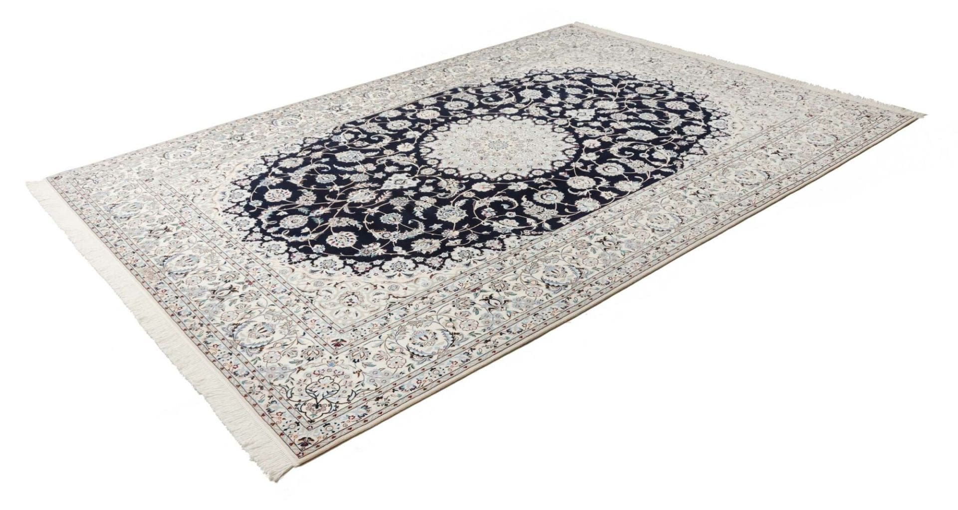 Nain Perserteppich aus Iran, 214 × 308 cm
