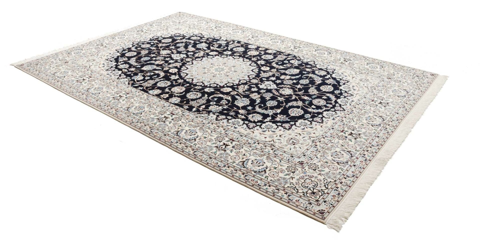 Nain Perserteppich aus Iran, 214 × 308 cm