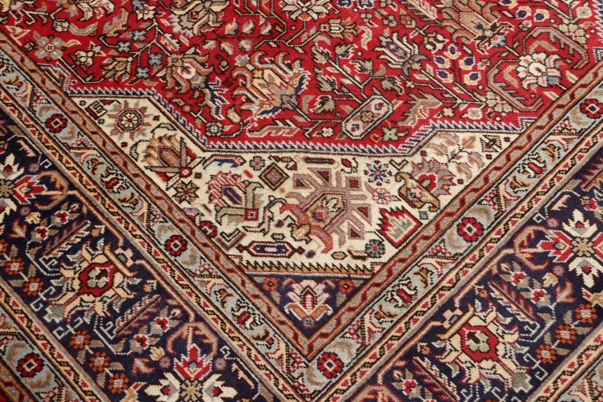 Täbriz Perserteppich 203 × 307 cm aus Wolle, handgeknüpft