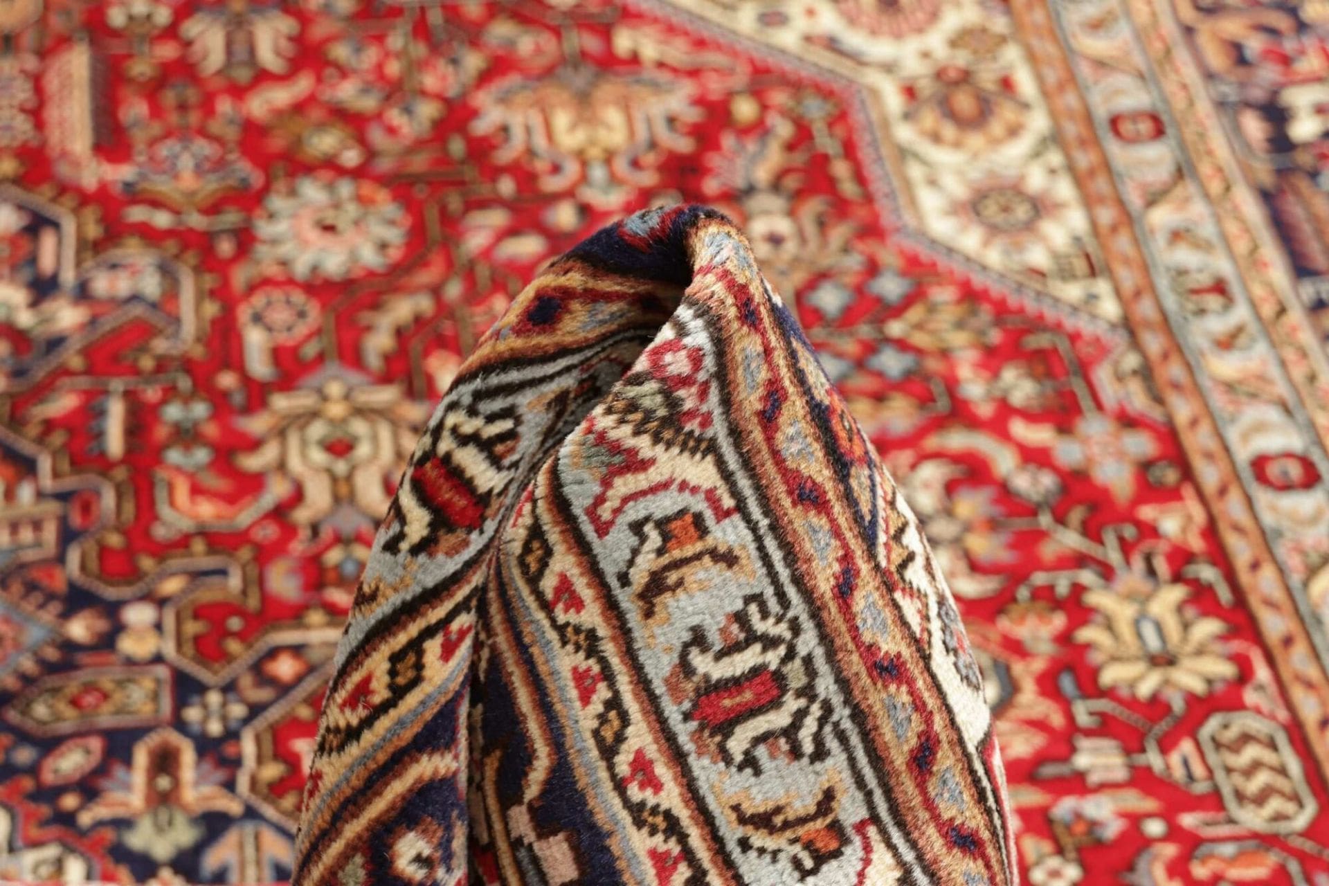 Täbriz Perserteppich 203 × 307 cm aus Wolle, handgeknüpft