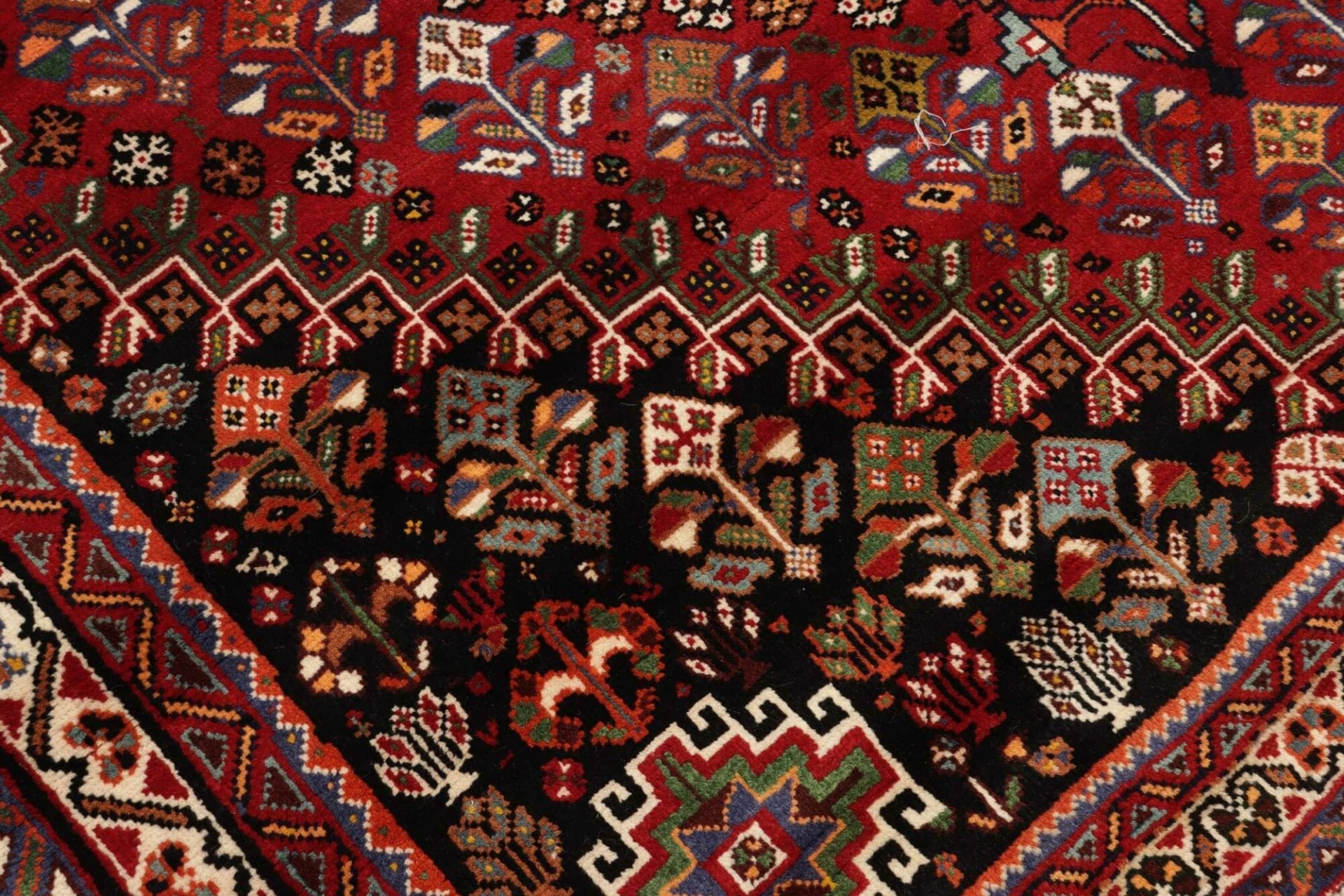 Shiraz Perserteppich aus Iran, 188 × 280 cm