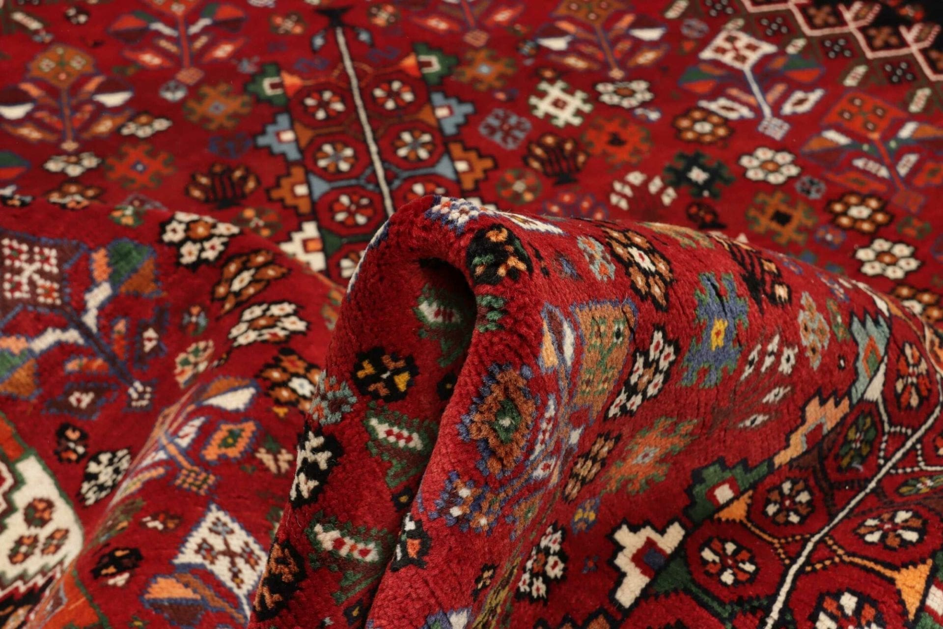 Shiraz Perserteppich aus Iran, 188 × 280 cm