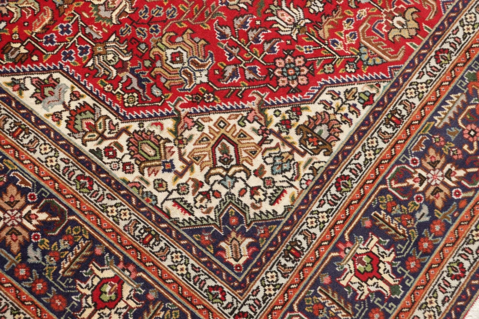 Täbriz Perserteppich 203 × 300 cm aus Wolle, handgeknüpft