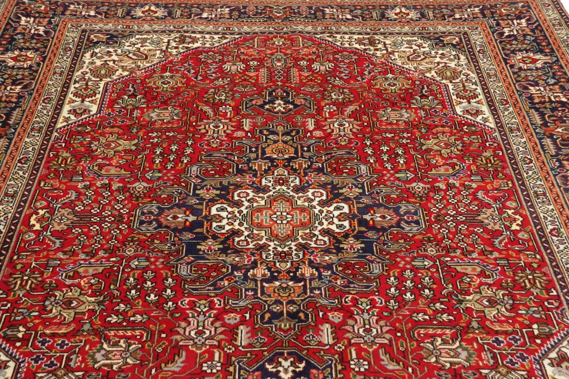 Täbriz Perserteppich 203 × 300 cm aus Wolle, handgeknüpft