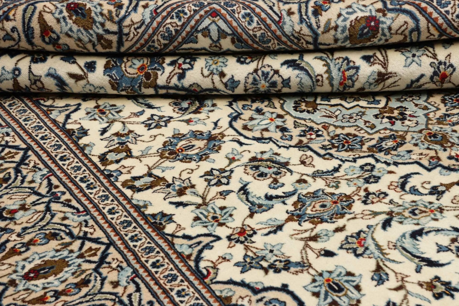 Kashan Perserteppich aus Iran, 203 × 305 cm