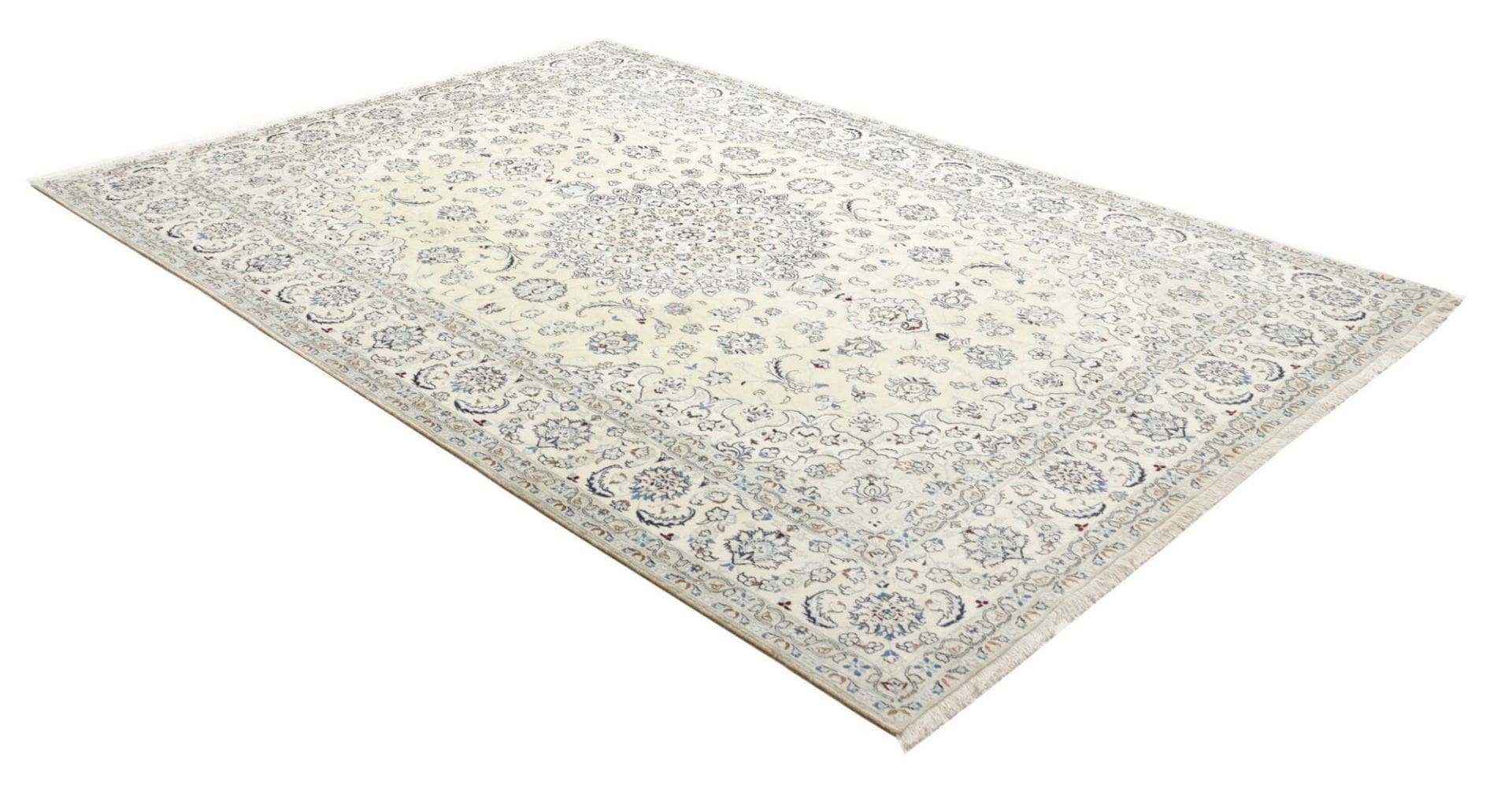 Handgeknüpfter Nain Perserteppich 198 × 290 cm