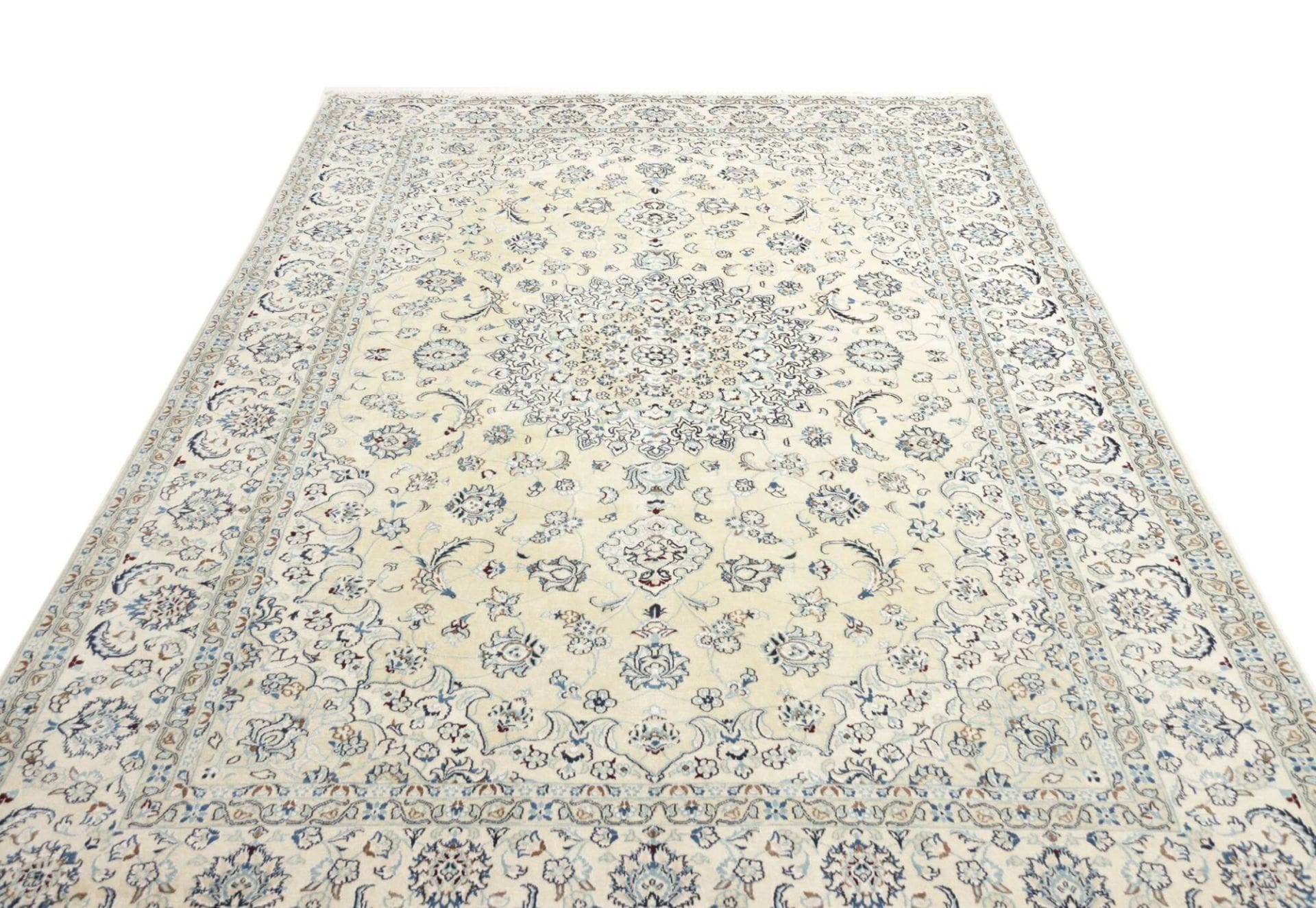Handgeknüpfter Nain Perserteppich 198 × 290 cm