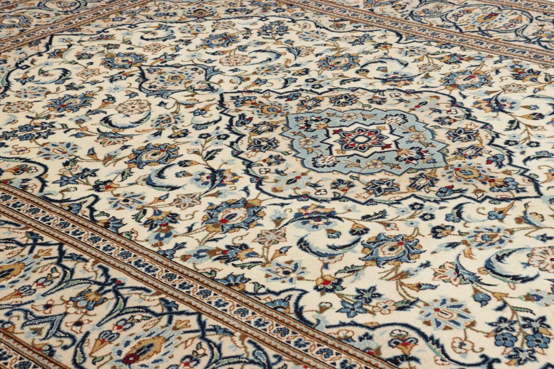 Kashan Perserteppich aus Iran, 203 × 304 cm