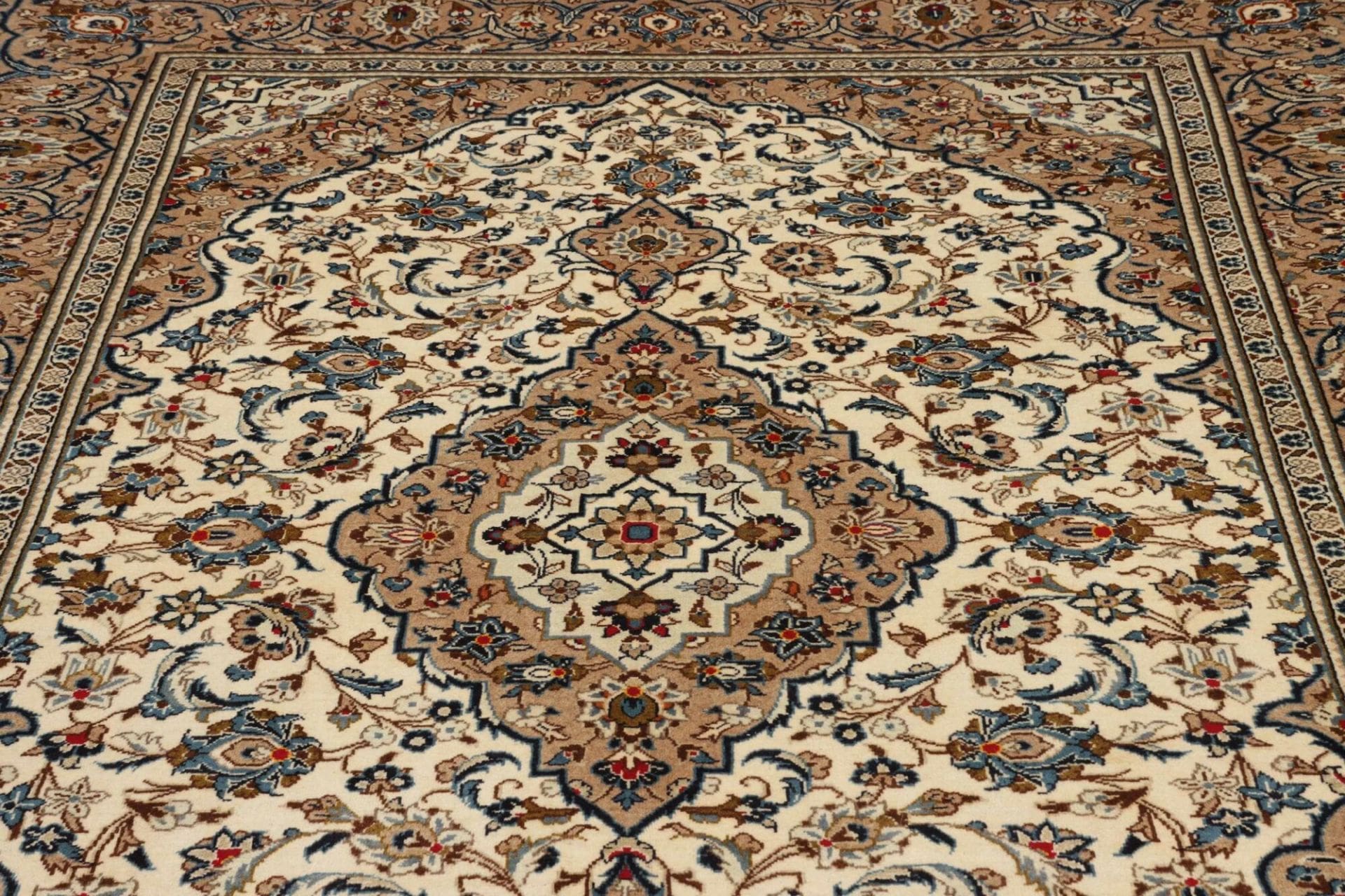 Kashan Perserteppich aus Iran, 203 × 308 cm
