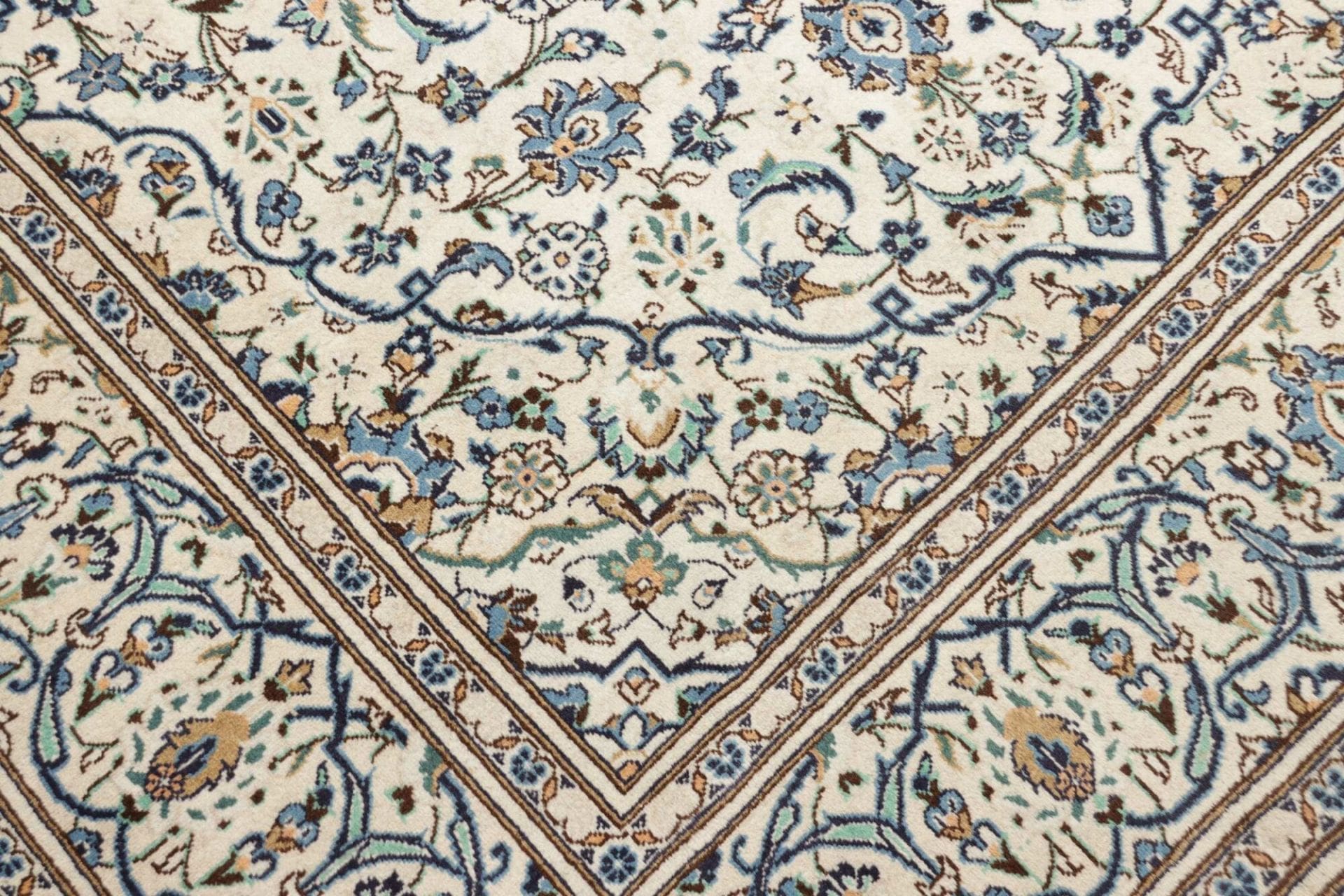 Kashan Perserteppich aus Iran, 196 × 308 cm