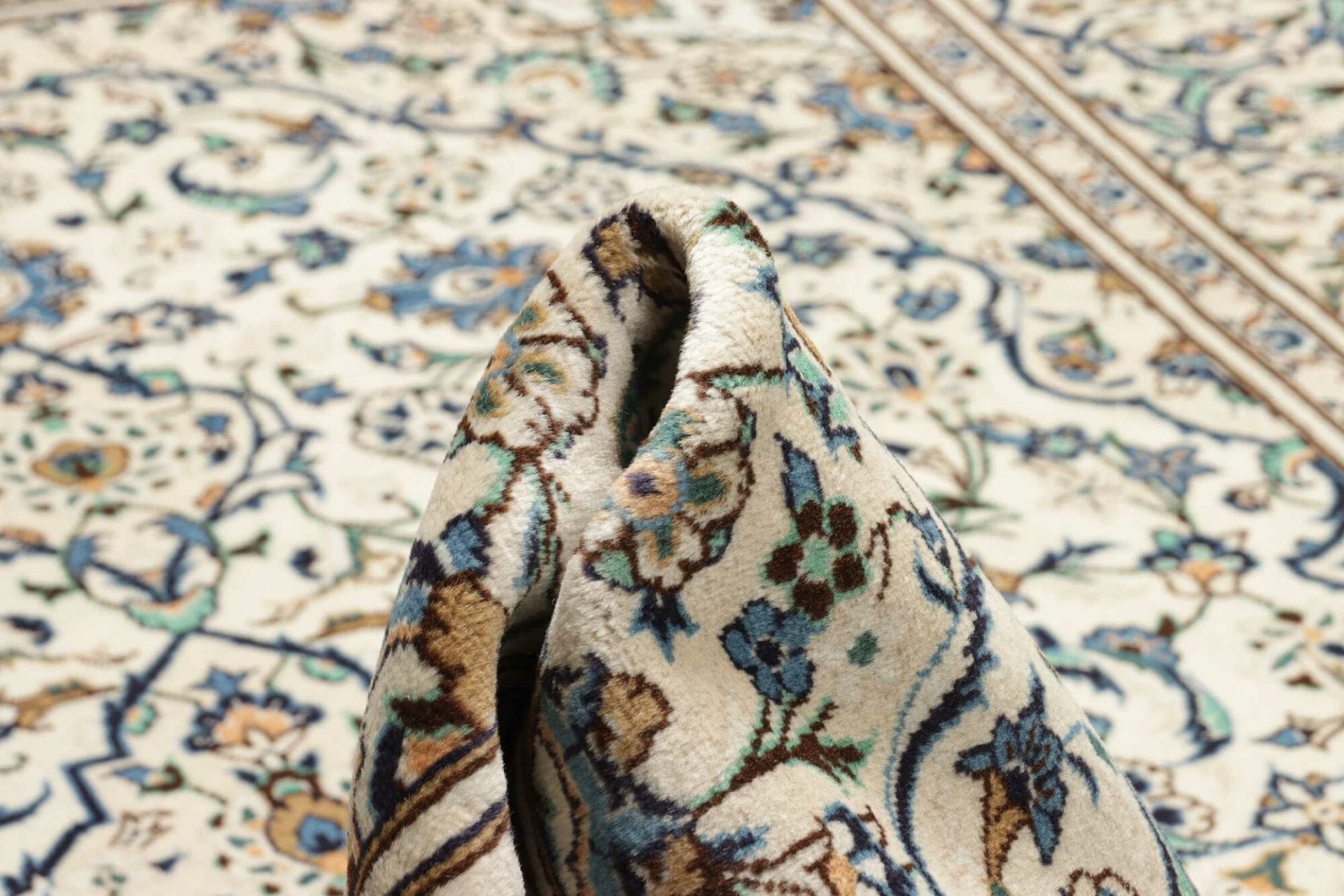 Kashan Perserteppich aus Iran, 196 × 308 cm