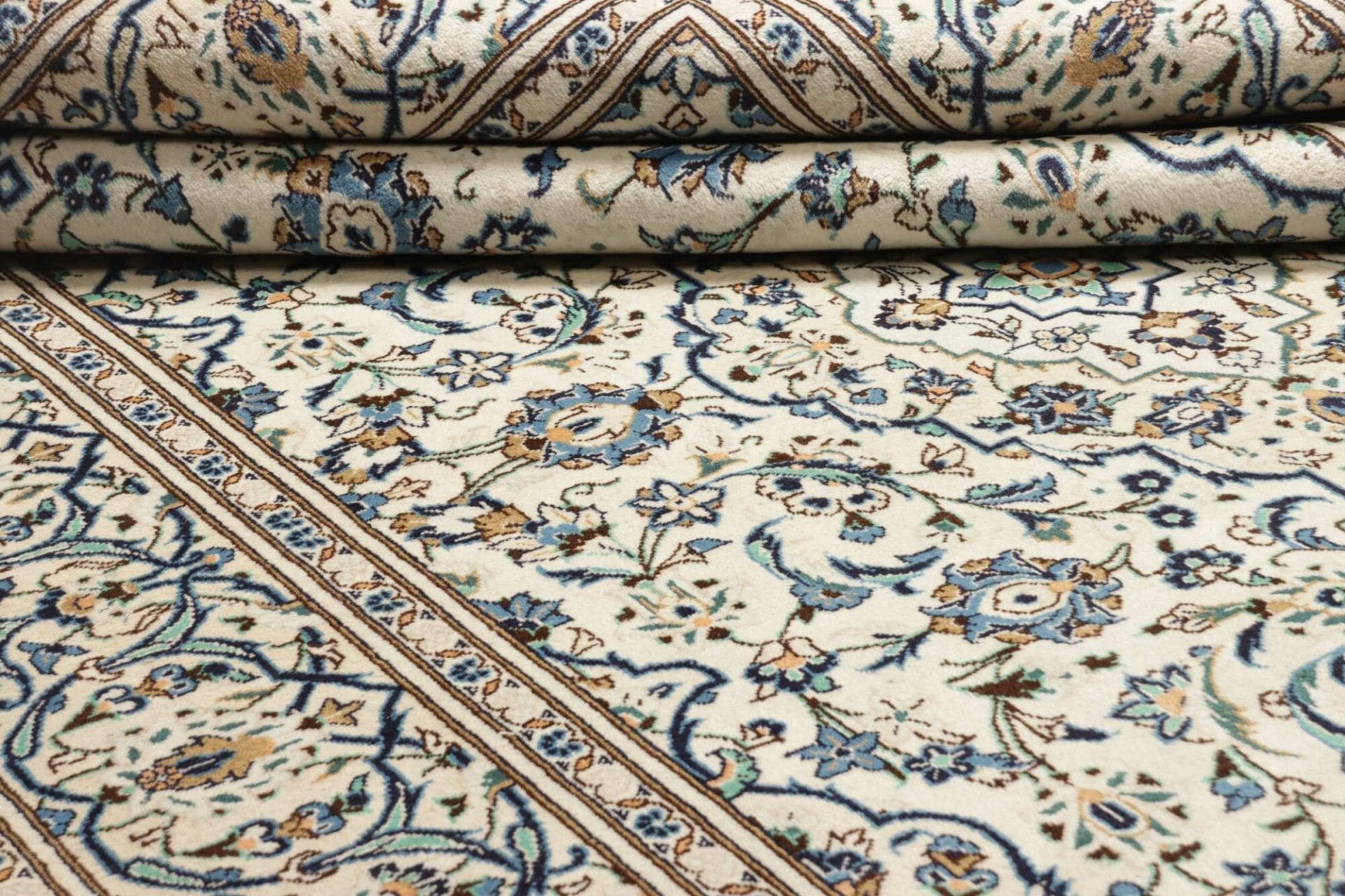 Kashan Perserteppich aus Iran, 196 × 308 cm
