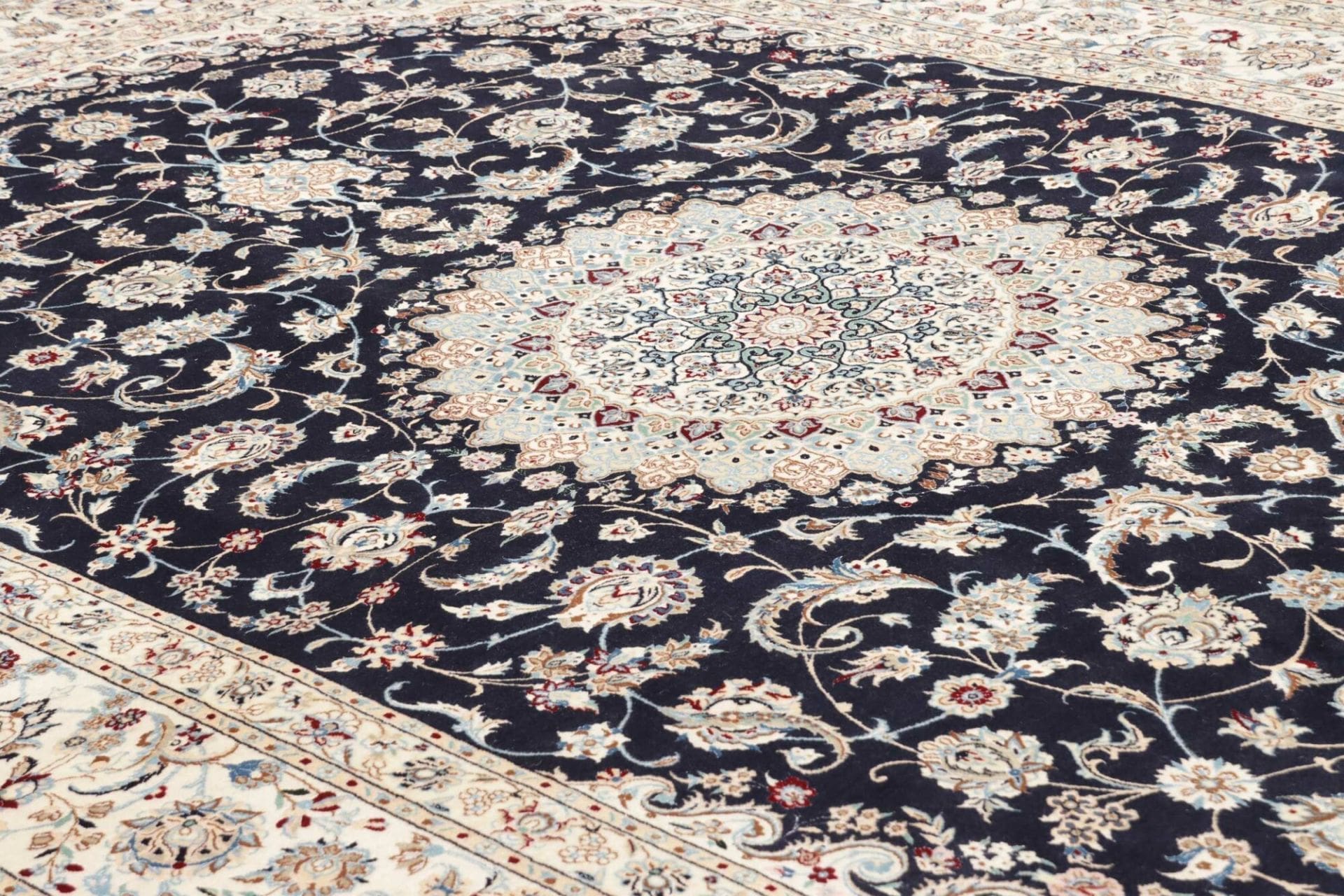 Nain Perserteppich 206 × 306 cm aus Wolle, handgeknüpft