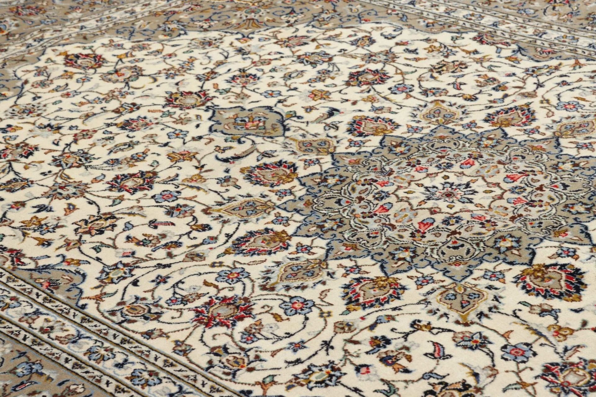 Kashan Perserteppich aus Iran, 200 × 303 cm