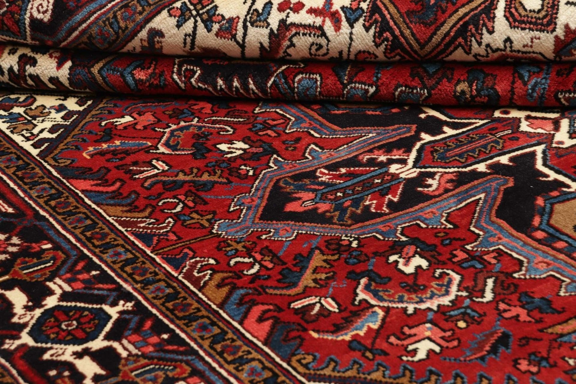 Heriz Perserteppich aus Iran, 215 × 300 cm