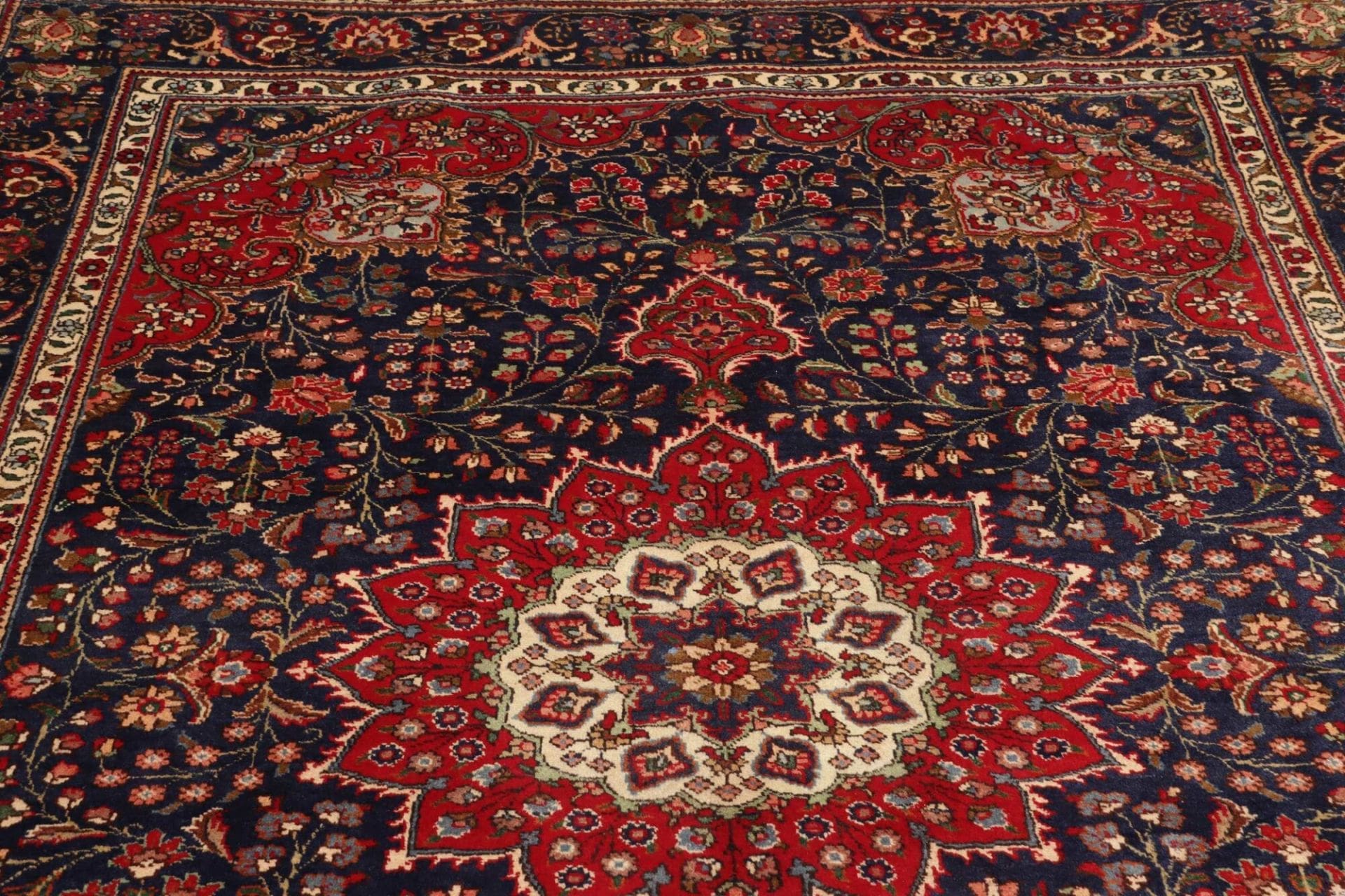 Handgeknüpfter Täbriz Perserteppich, 212 × 295 cm, Wolle