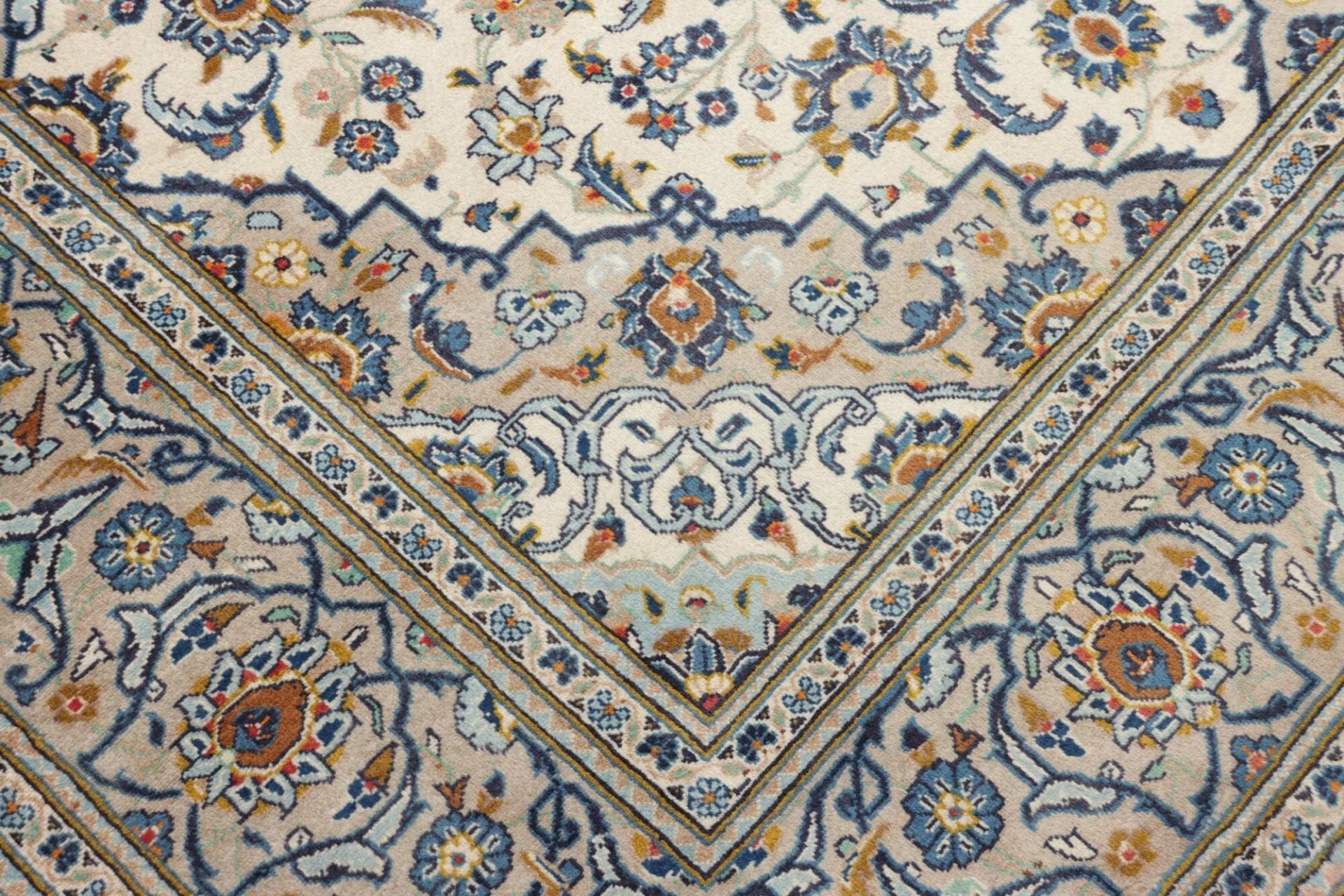 Kashan Perserteppich aus Iran, 197 × 307 cm
