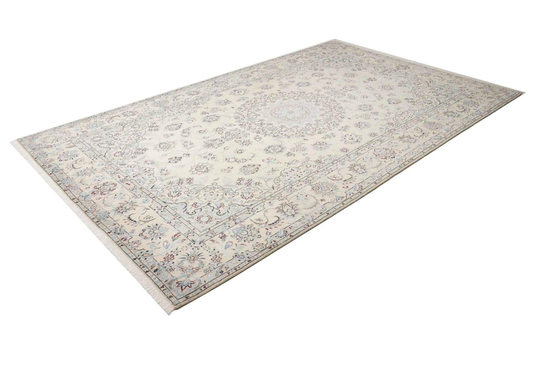 Handgeknüpfter Nain Perserteppich 196 × 312 cm